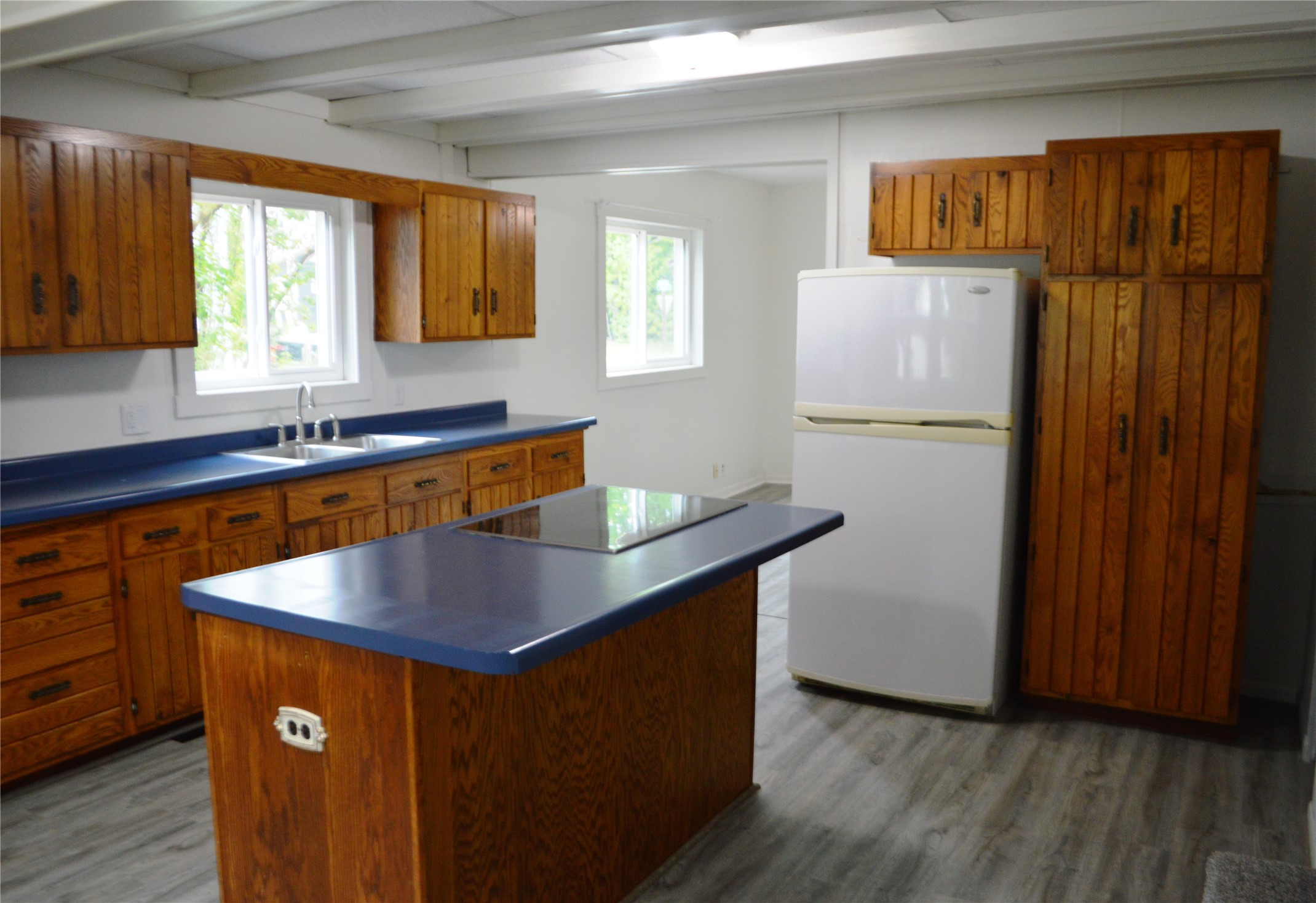 1085 Water Street Property Photo 8
