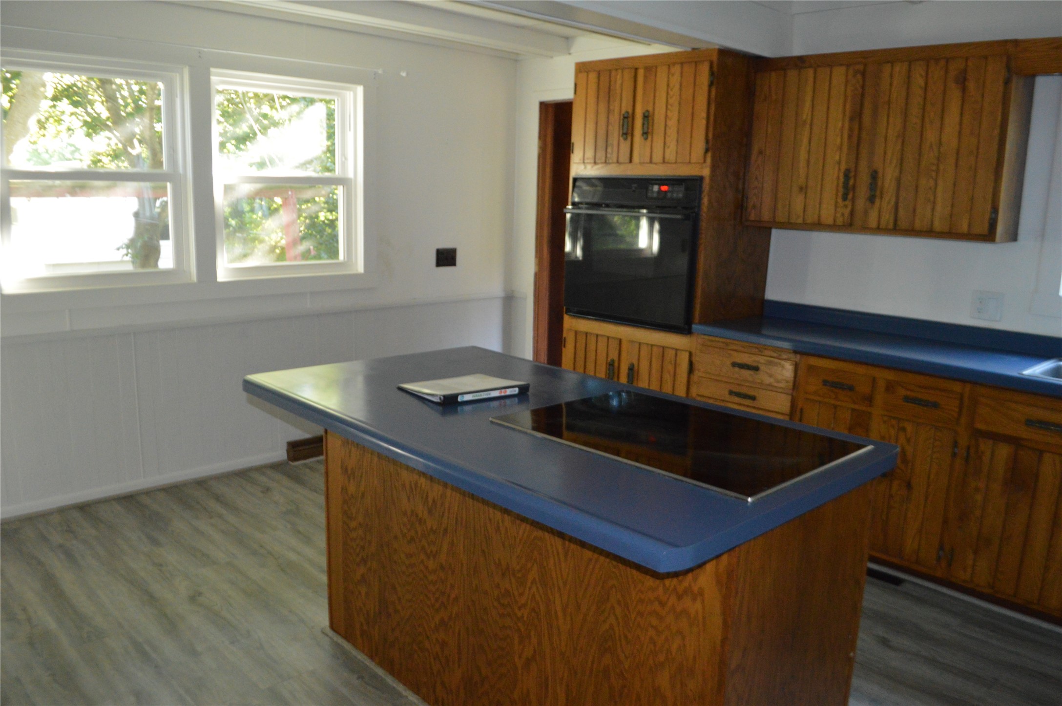 1085 Water Street Property Photo 8