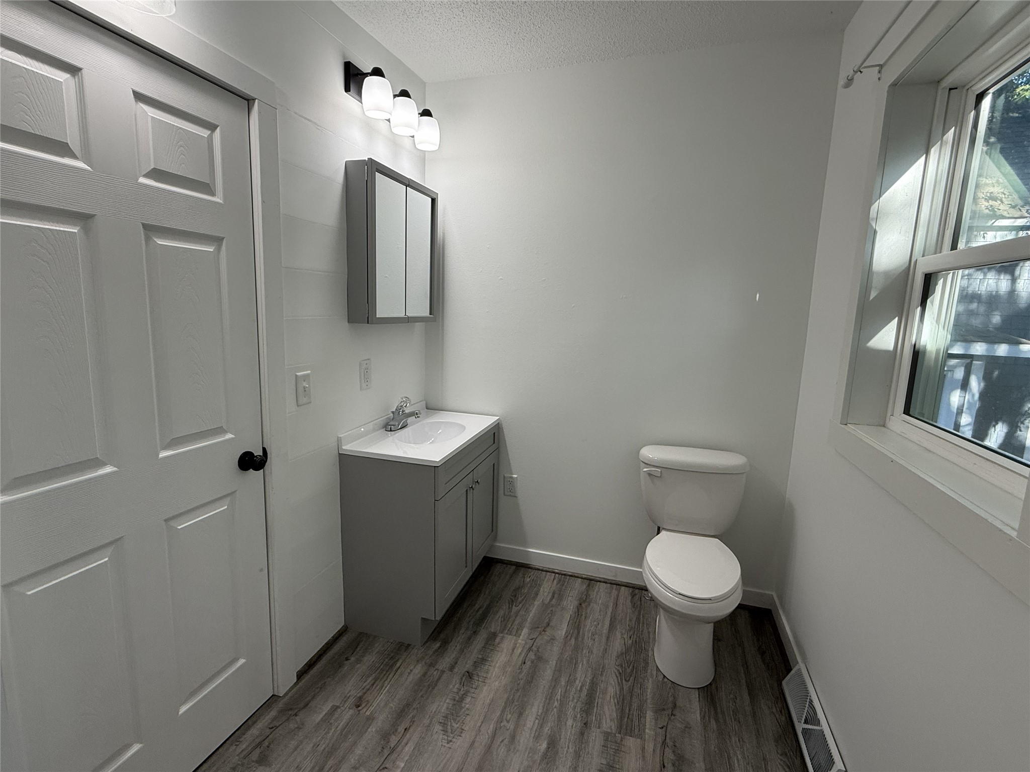 1085 Water Street Property Photo 16