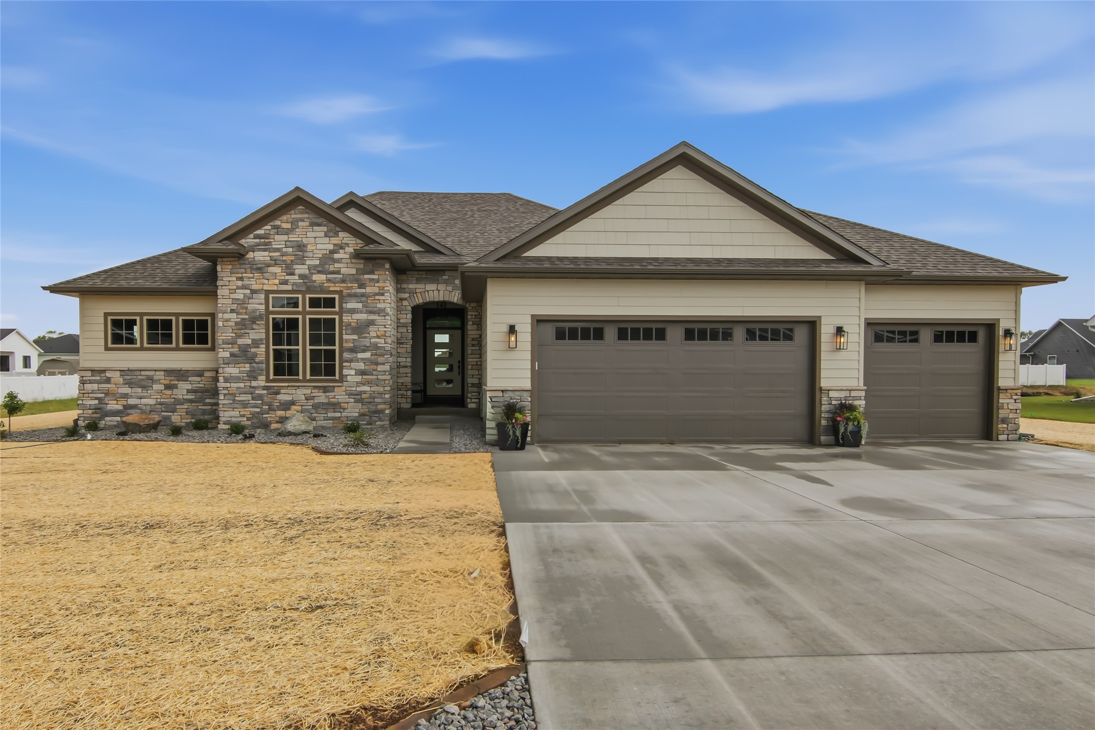 4094 142nd Street Property Photo 1