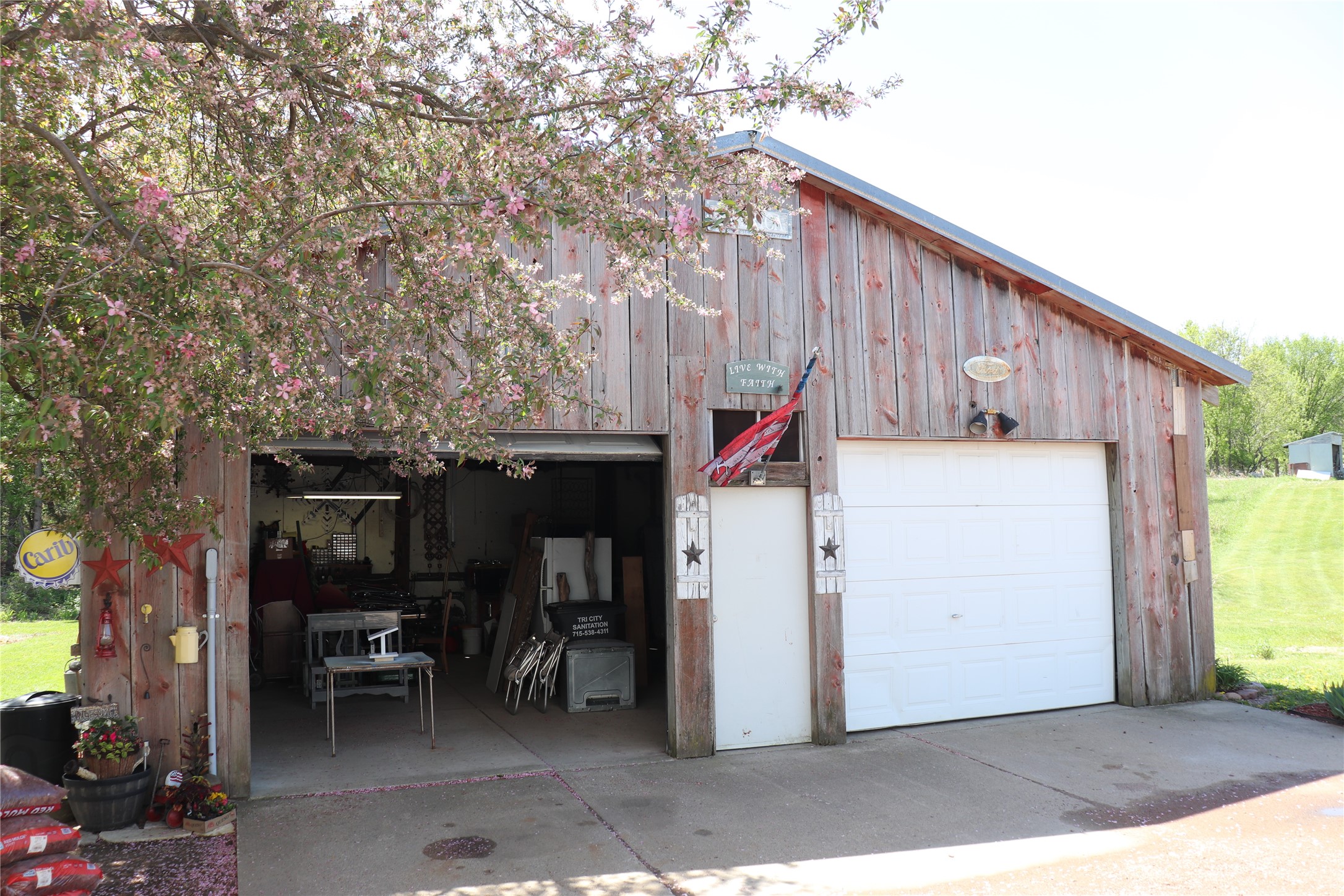 W15699 State Highway 121 Property Photo 5