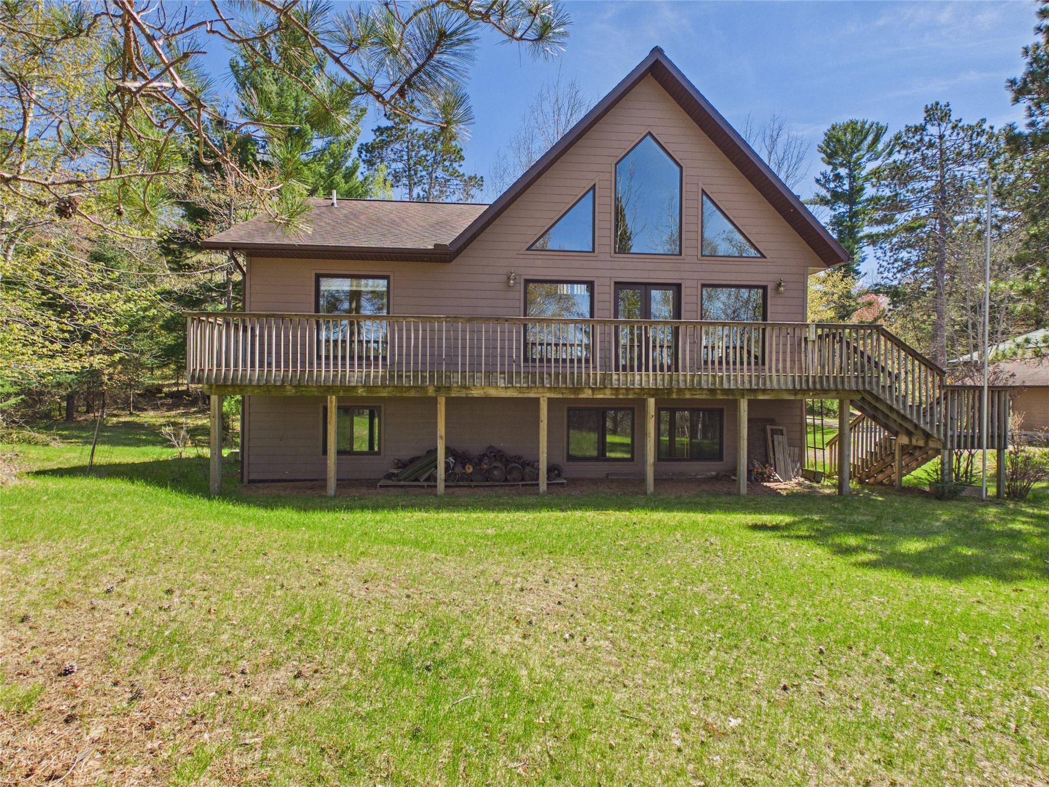 6000 Smith Lake Road Property Photo 2