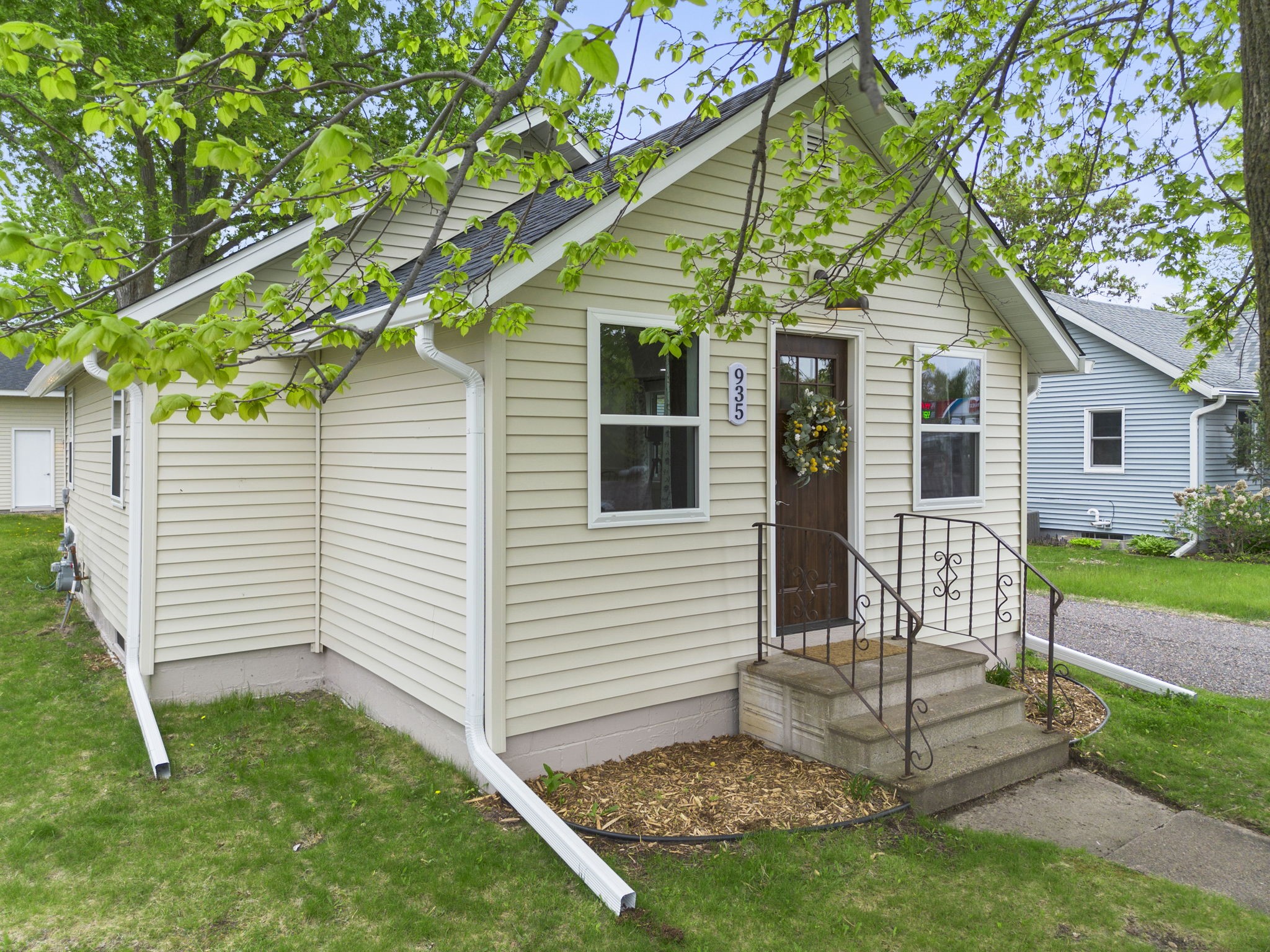 935 Hammond Avenue Property Photo 3