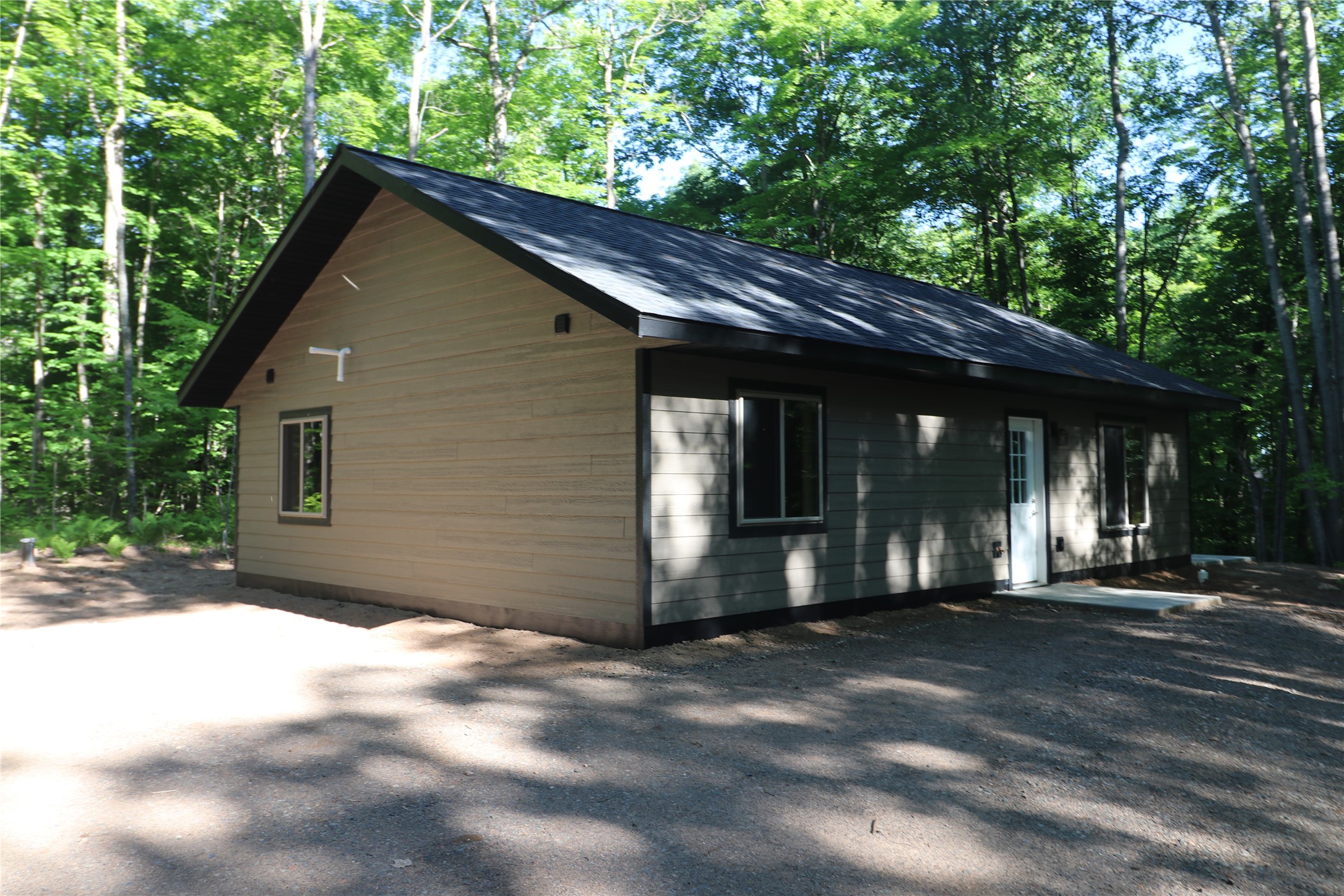 17700 Silver Birch Drive Property Photo 2