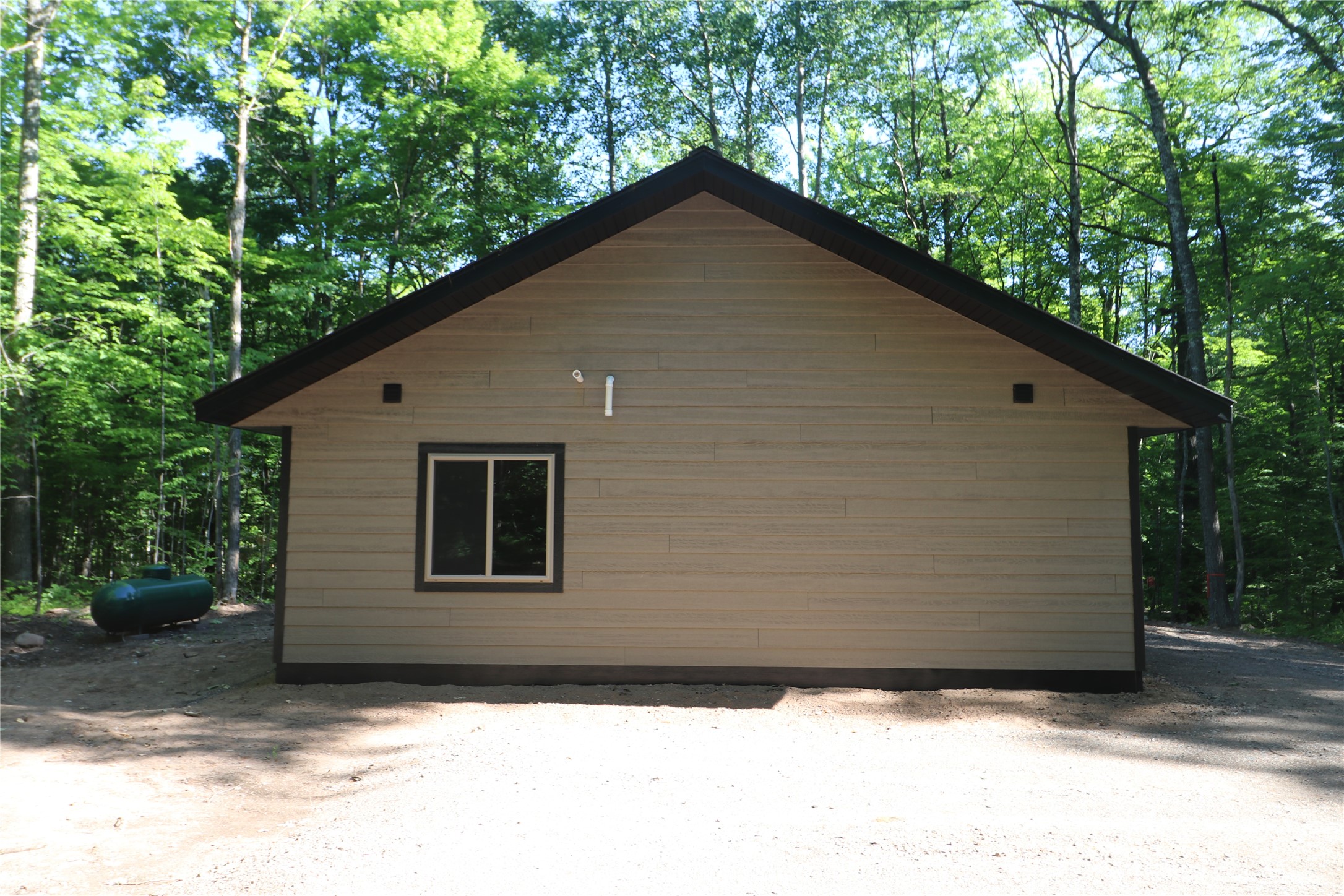 17700 Silver Birch Drive Property Photo 3