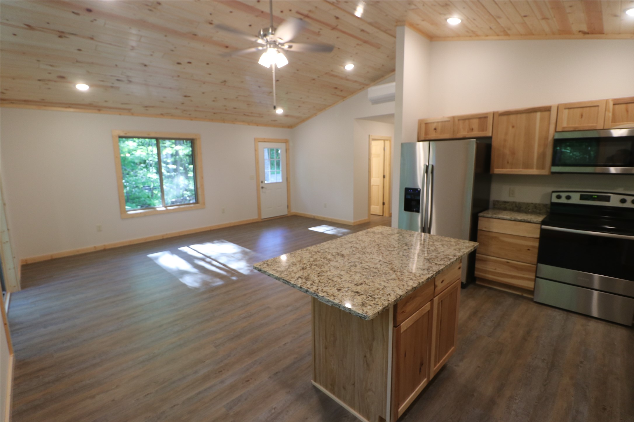 17700 Silver Birch Drive Property Photo 11
