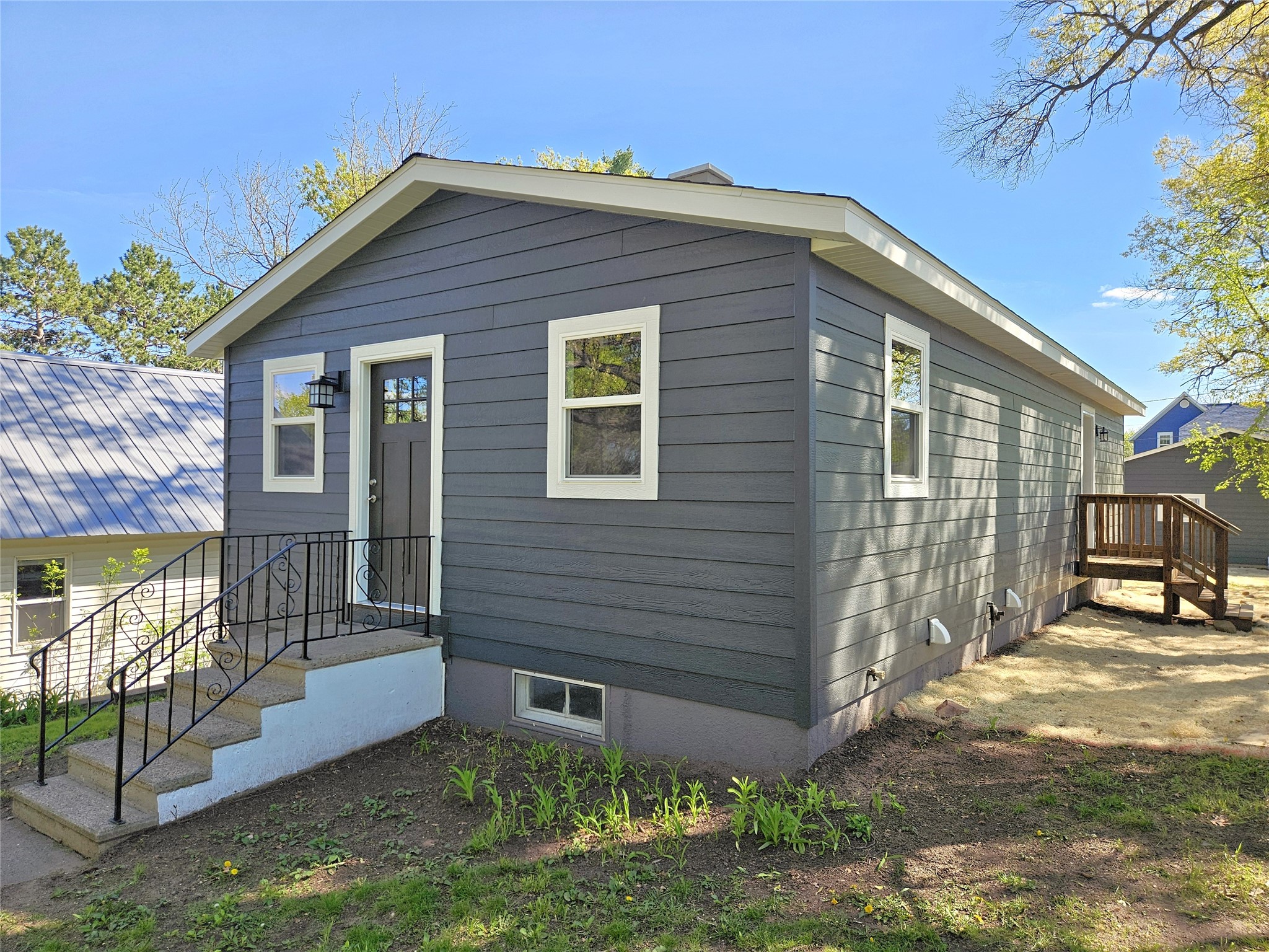 411 Poplar Street Property Photo 4
