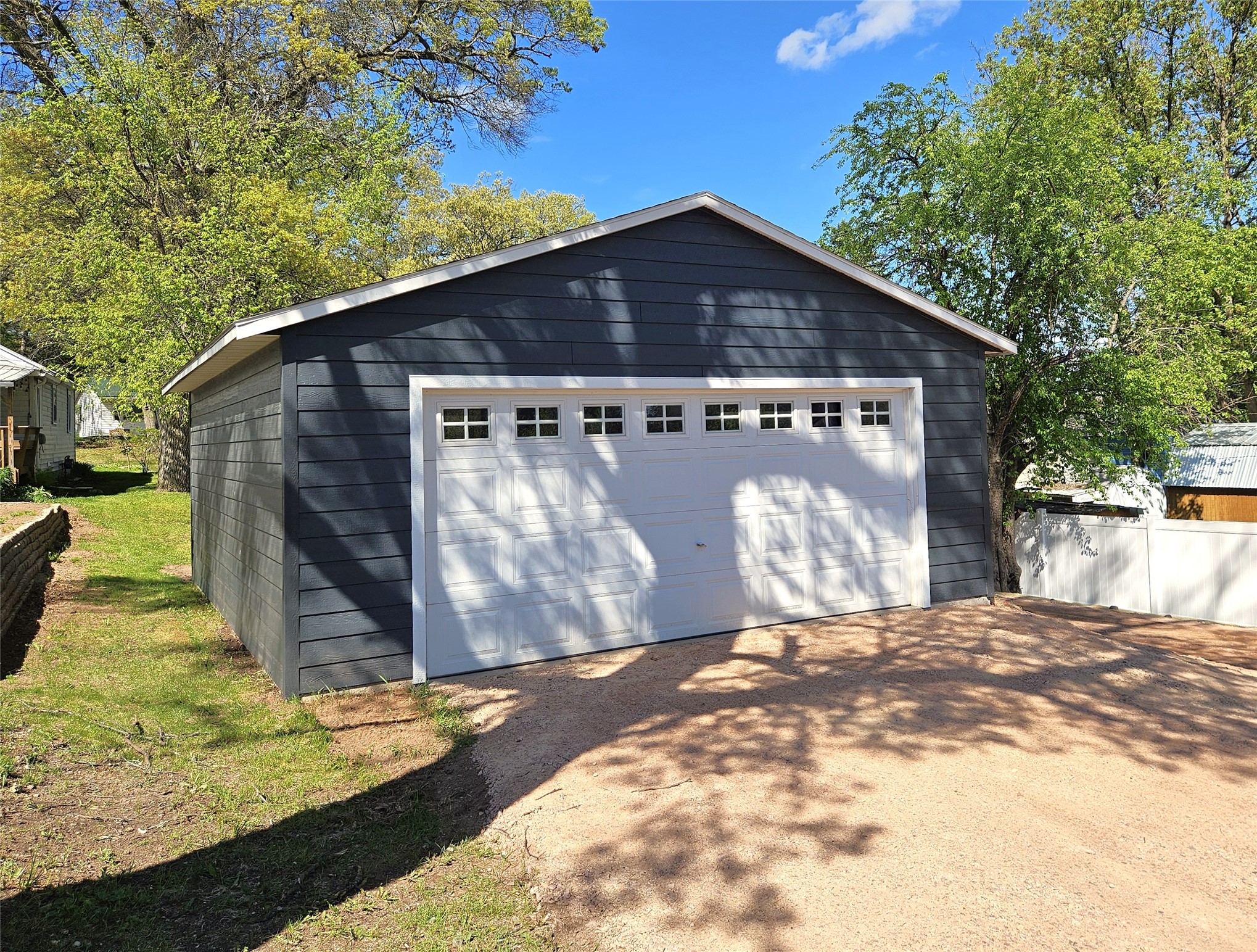 411 Poplar Street Property Photo 6