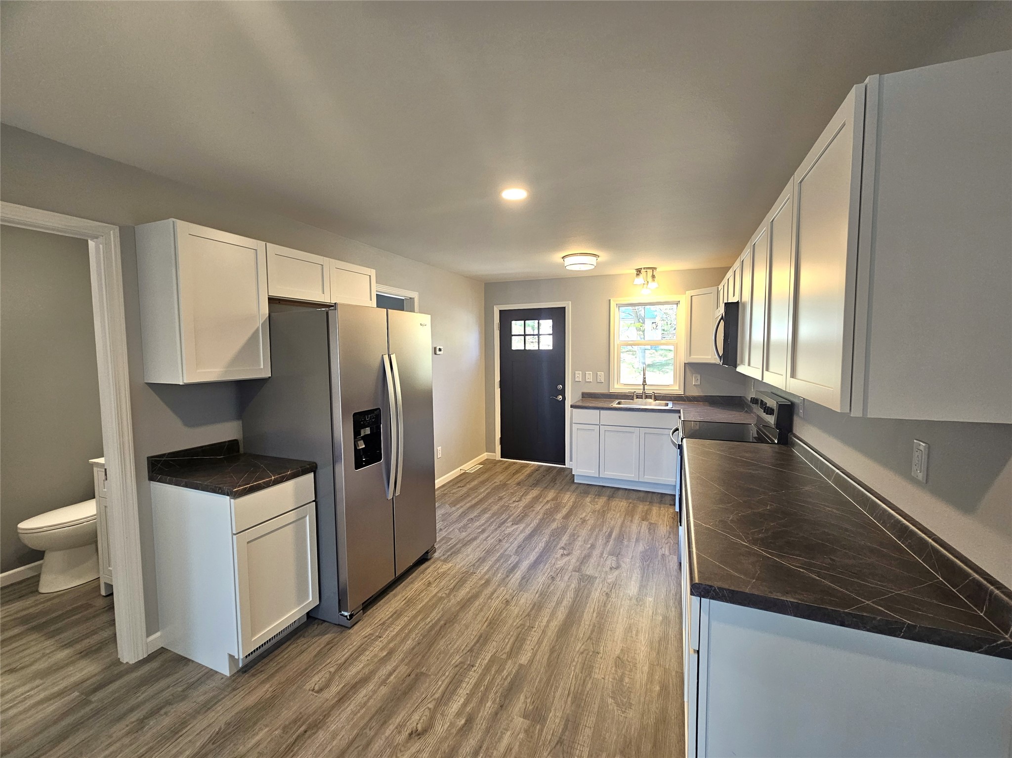 411 Poplar Street Property Photo 9