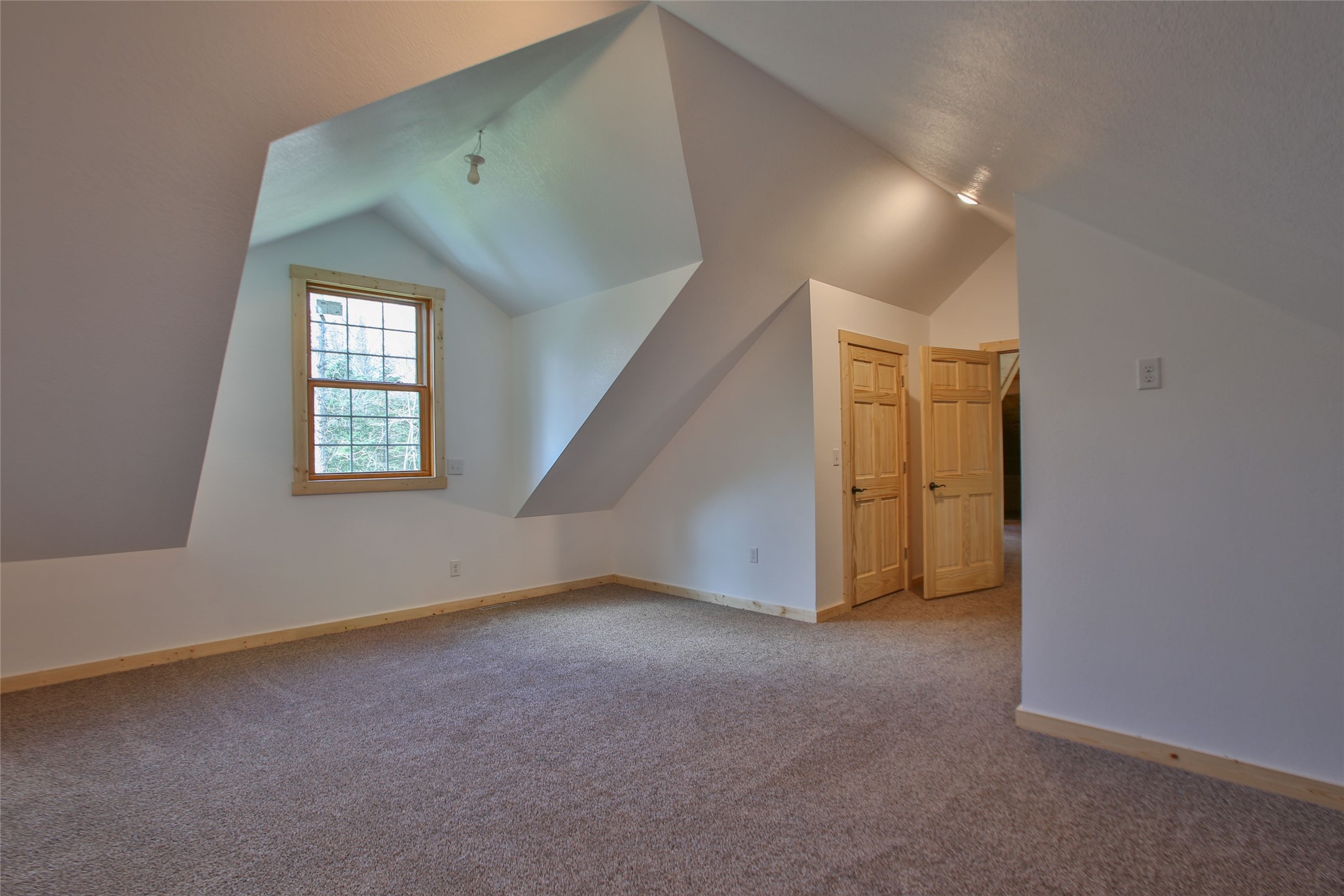 W16218 Manglos Avenue Property Photo 45