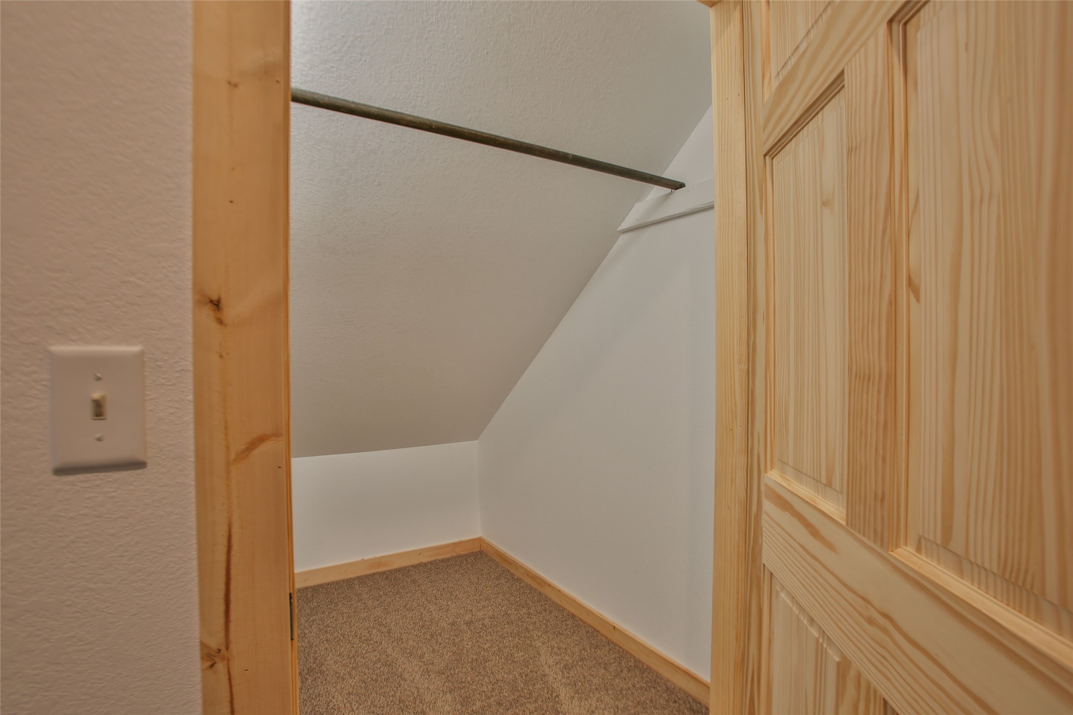 W16218 Manglos Avenue Property Photo 47
