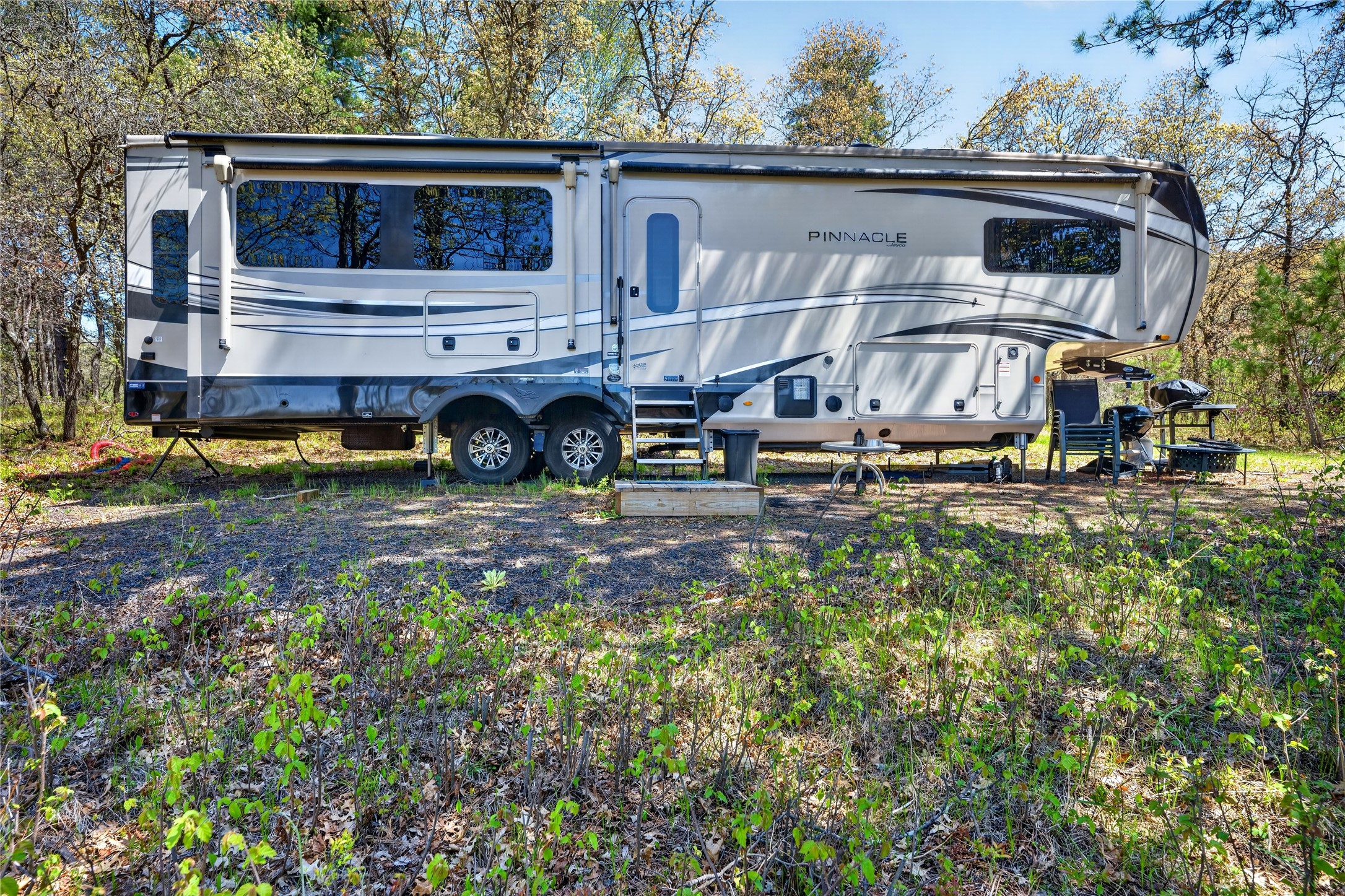 55065 Silverwolf Drive Property Photo 12