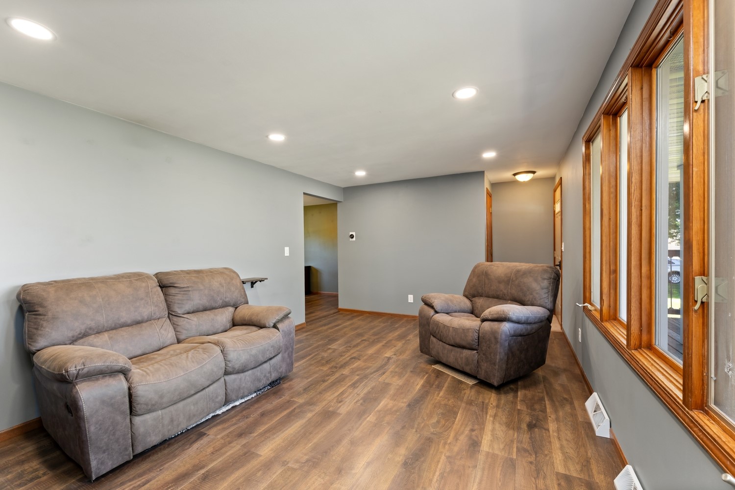 819 Forrest Street Property Photo 3
