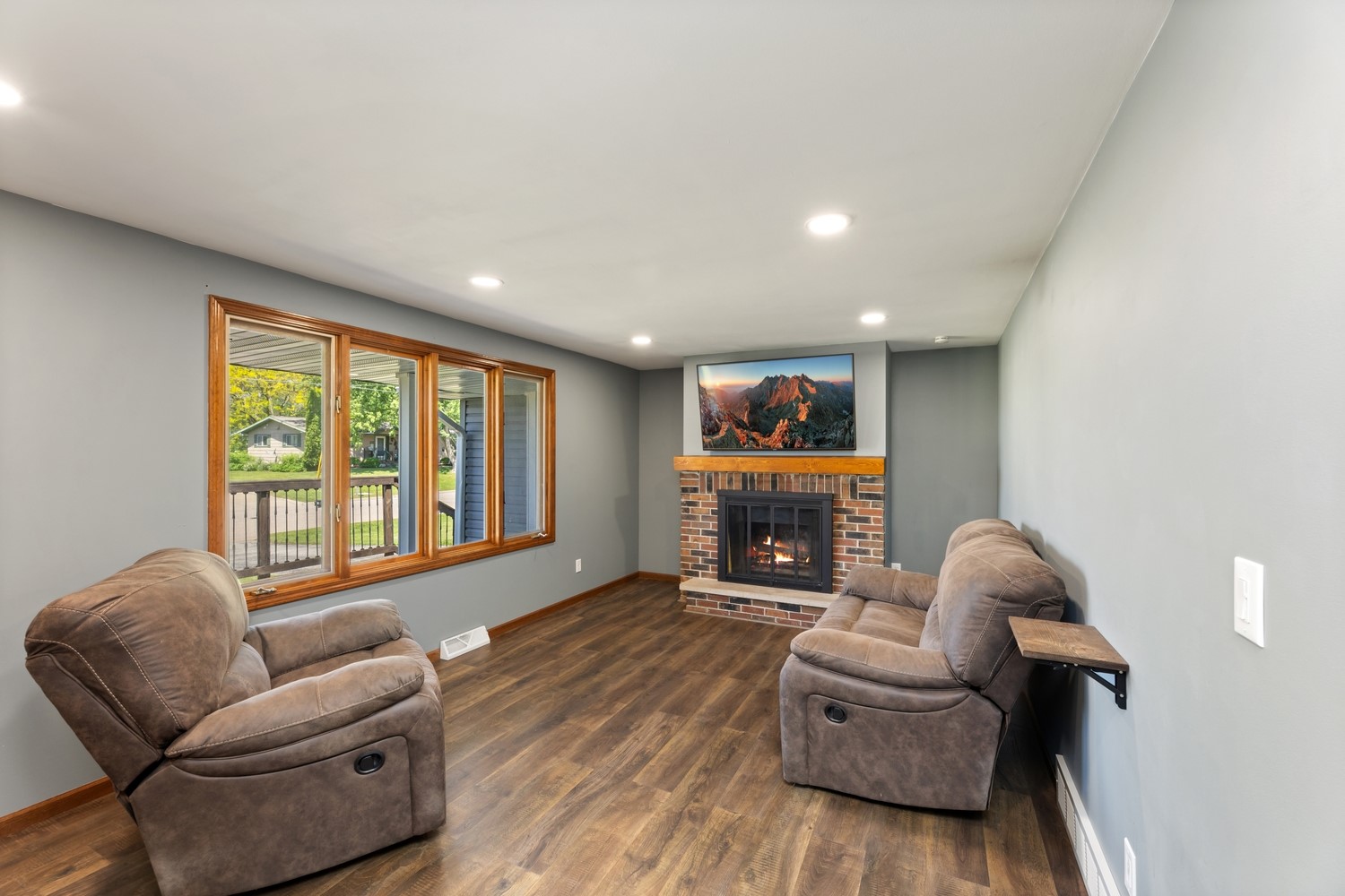 819 Forrest Street Property Photo 4