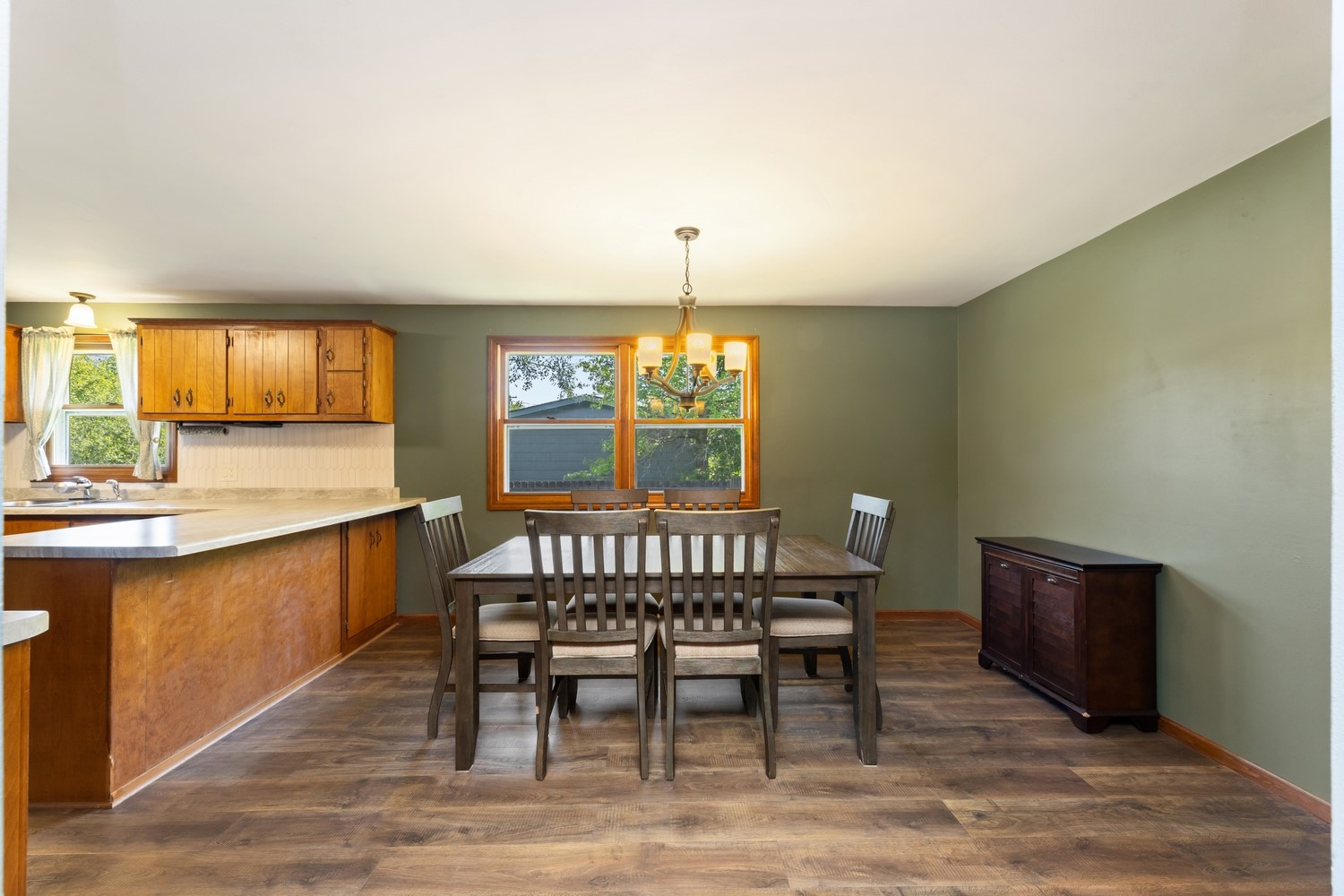 819 Forrest Street Property Photo 5