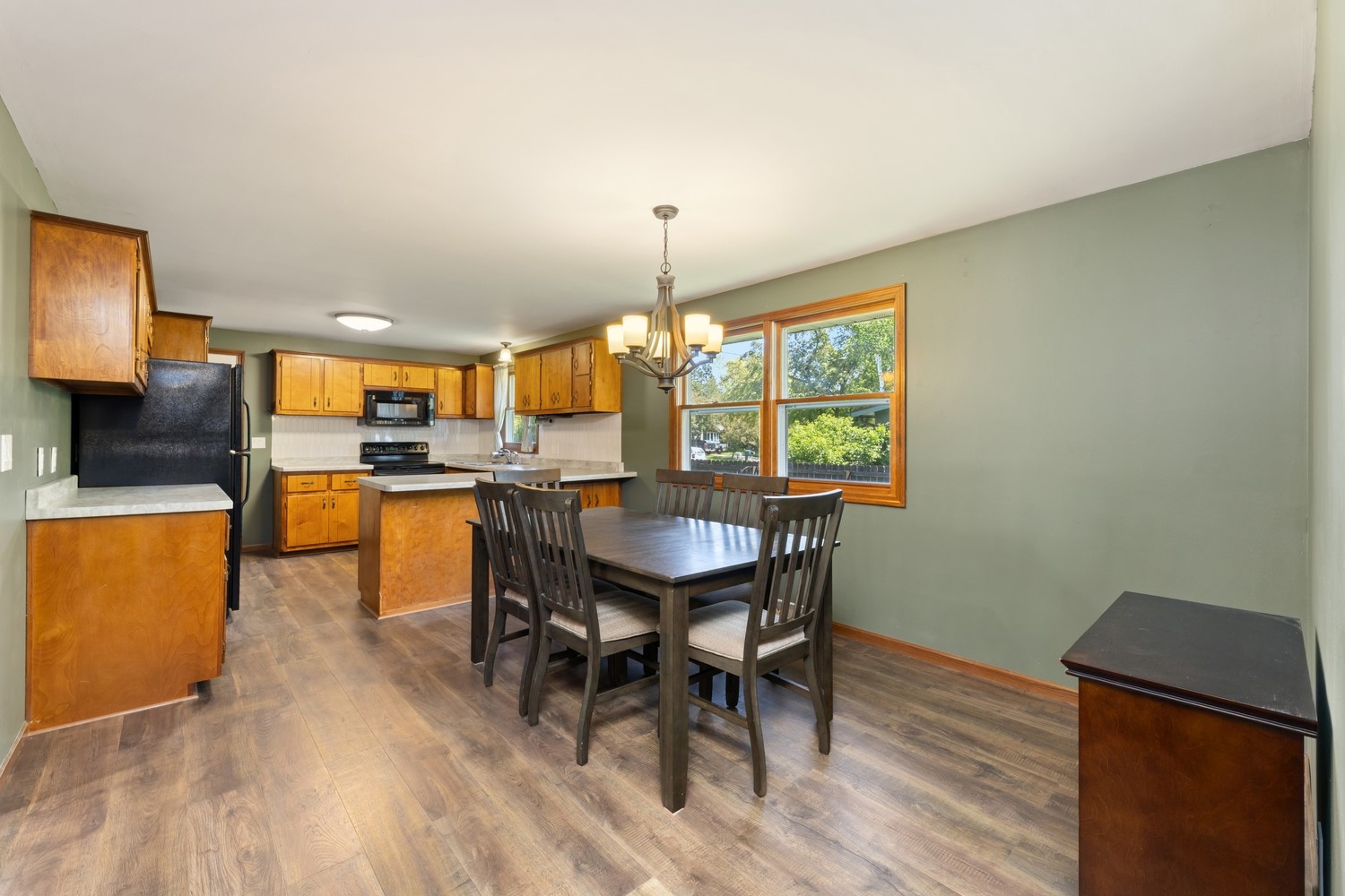 819 Forrest Street Property Photo 6