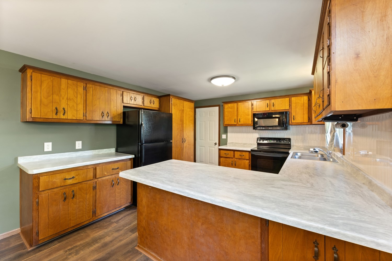 819 Forrest Street Property Photo 8