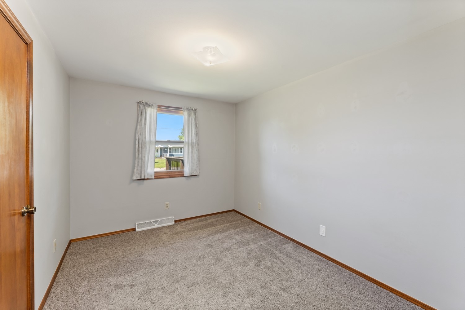 819 Forrest Street Property Photo 16