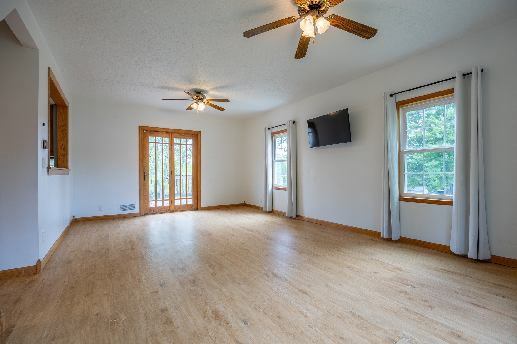 814 Menasha Avenue E Property Photo 3
