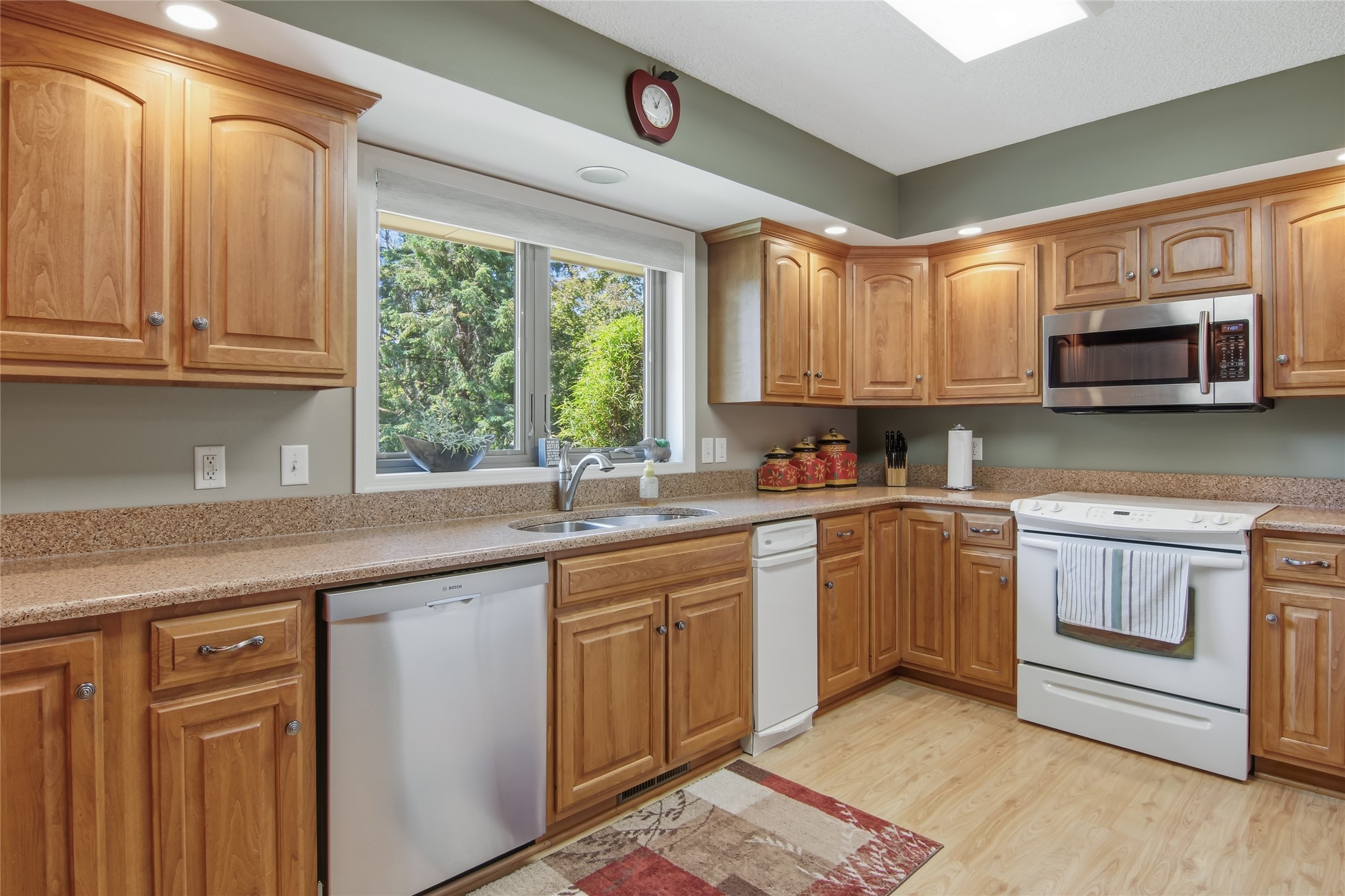 1730 Cotting Street Property Photo 11