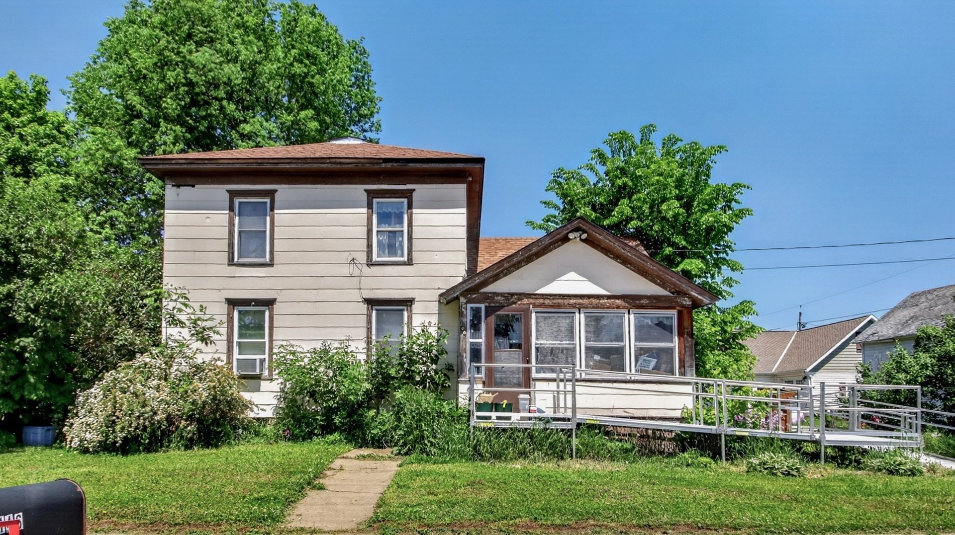 146 W Mill Street Property Photo 1