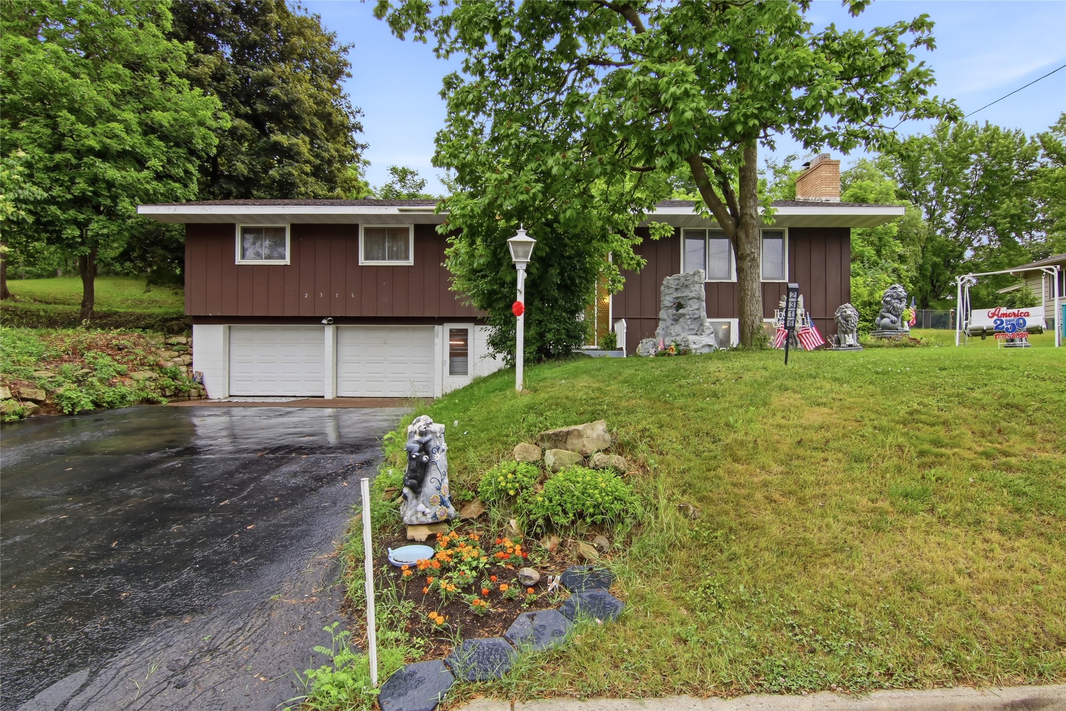 2316 5th Street E Property Photo 1
