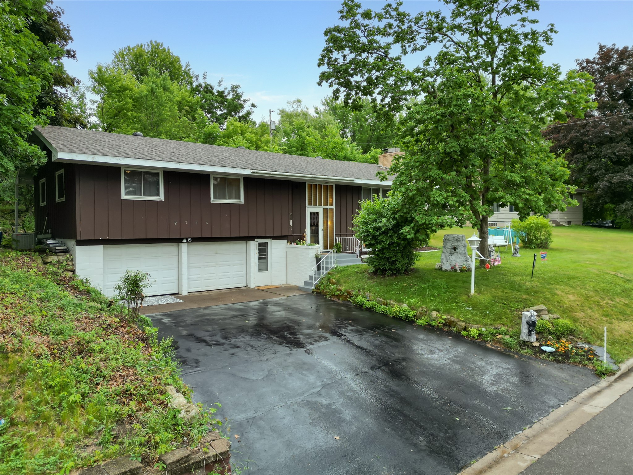 2316 5th Street E Property Photo 24