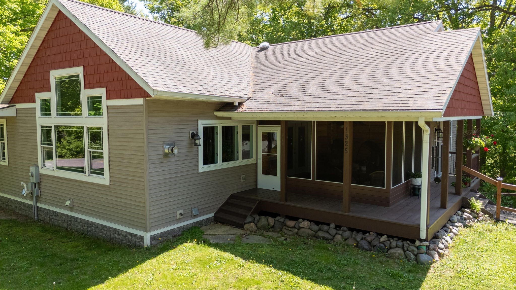 1325 Island Avenue Property Photo 1