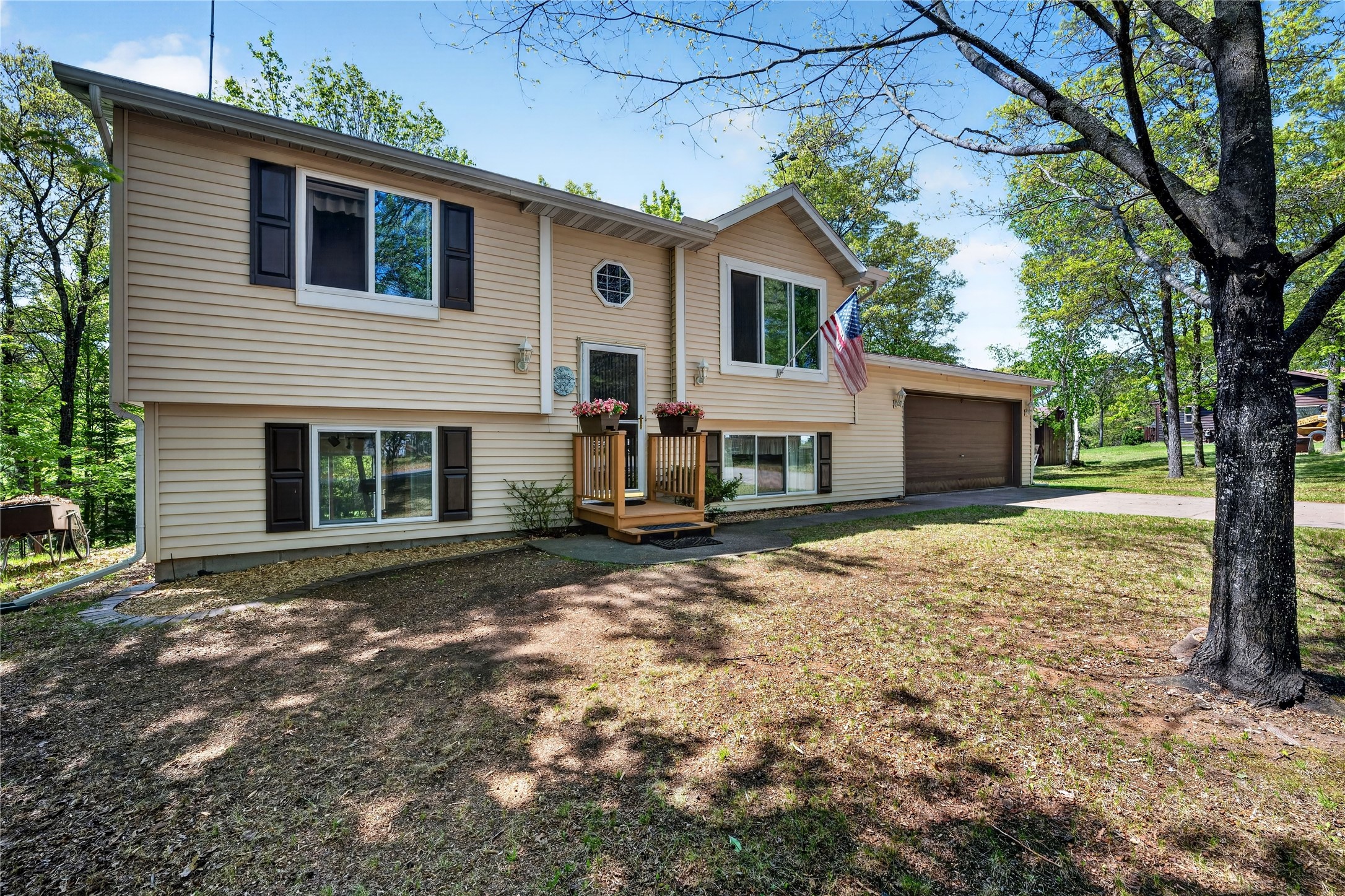 9124 E Hill Top Drive Property Photo 2