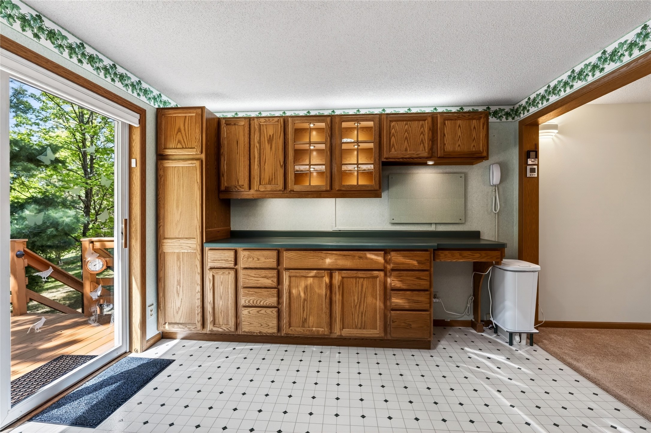 9124 E Hill Top Drive Property Photo 6