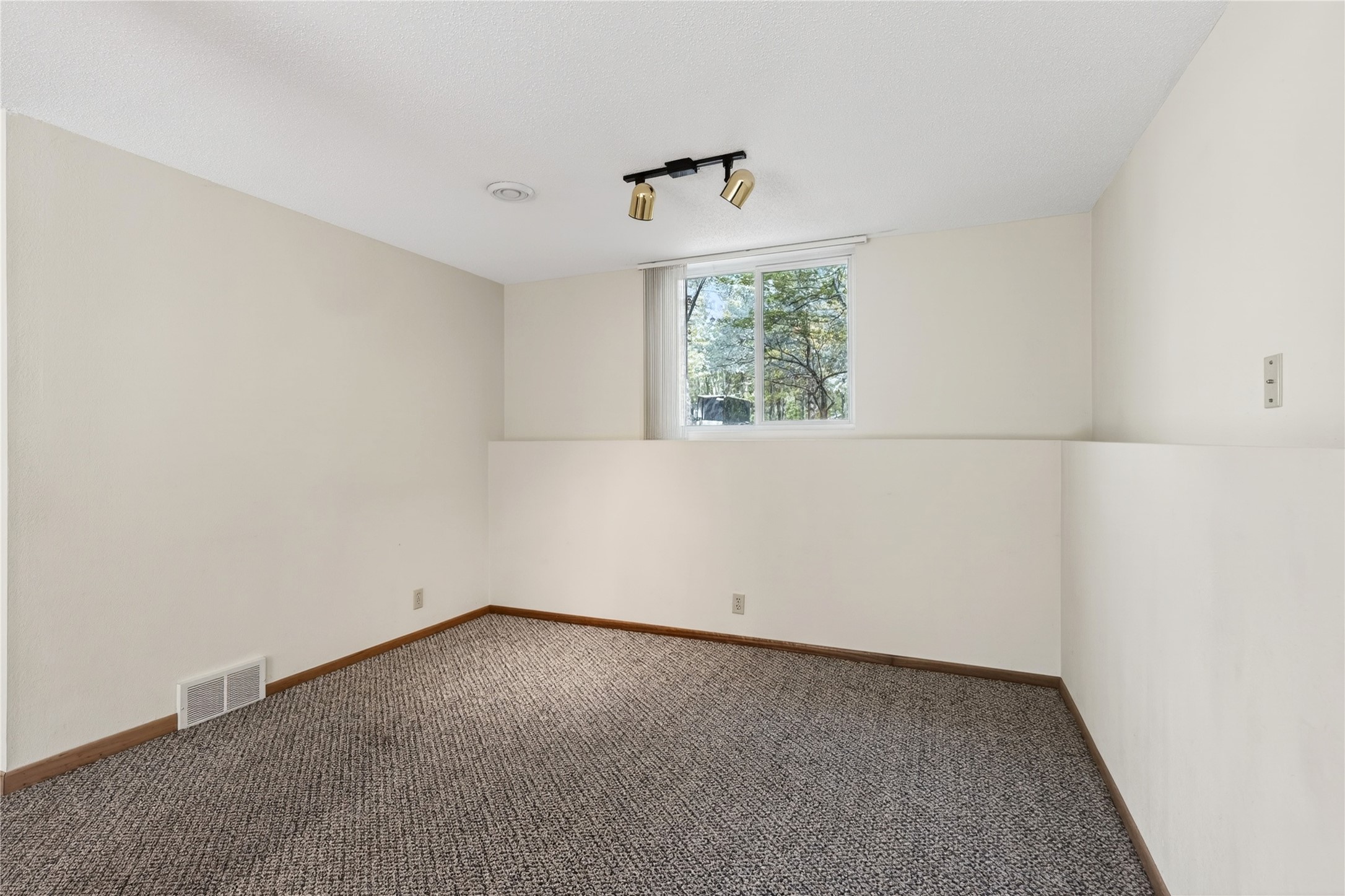 9124 E Hill Top Drive Property Photo 33