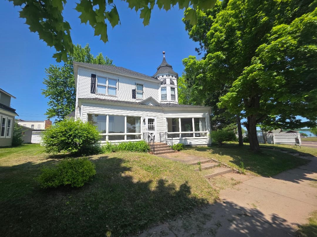 9 4th Avenue Property Photo 10