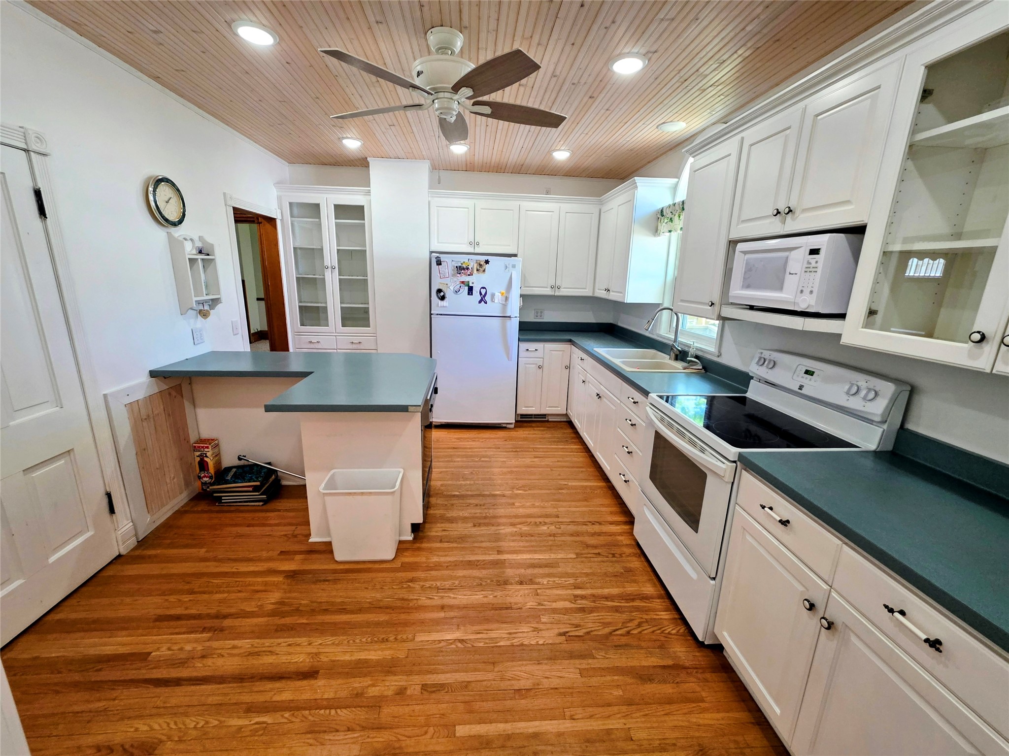 9 4th Avenue Property Photo 19