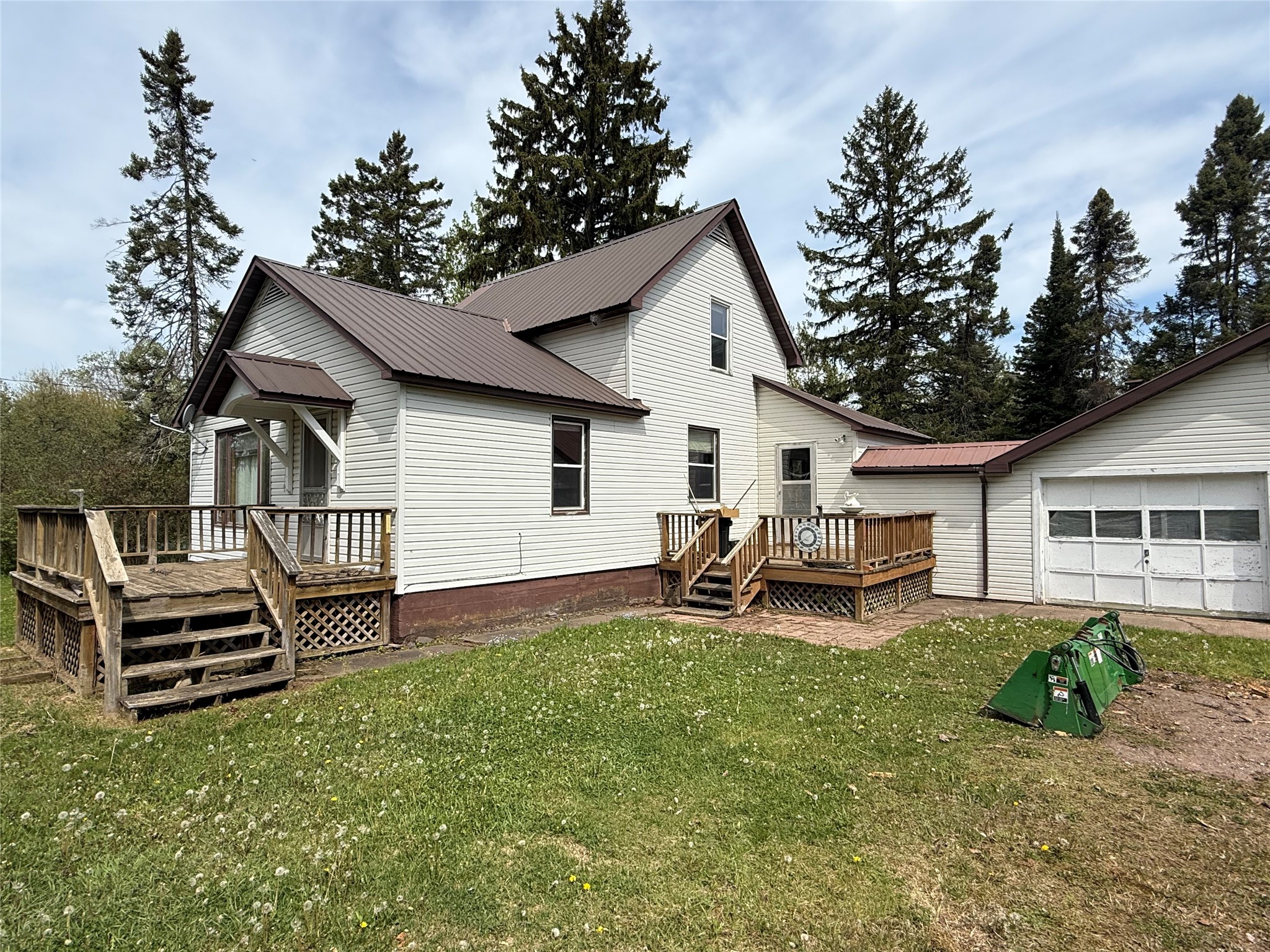 9170 School Road Property Photo 1
