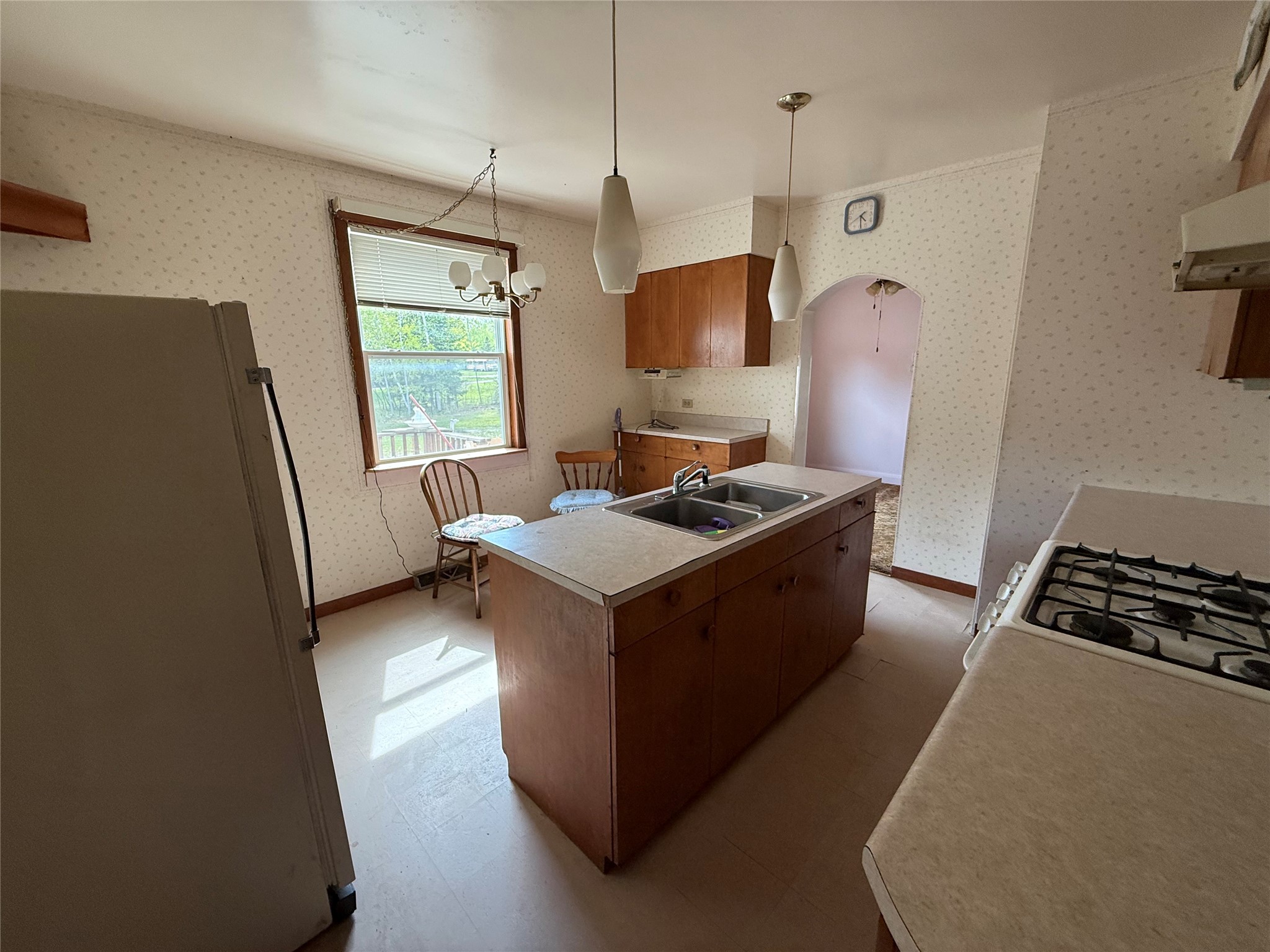 9170 School Road Property Photo 3