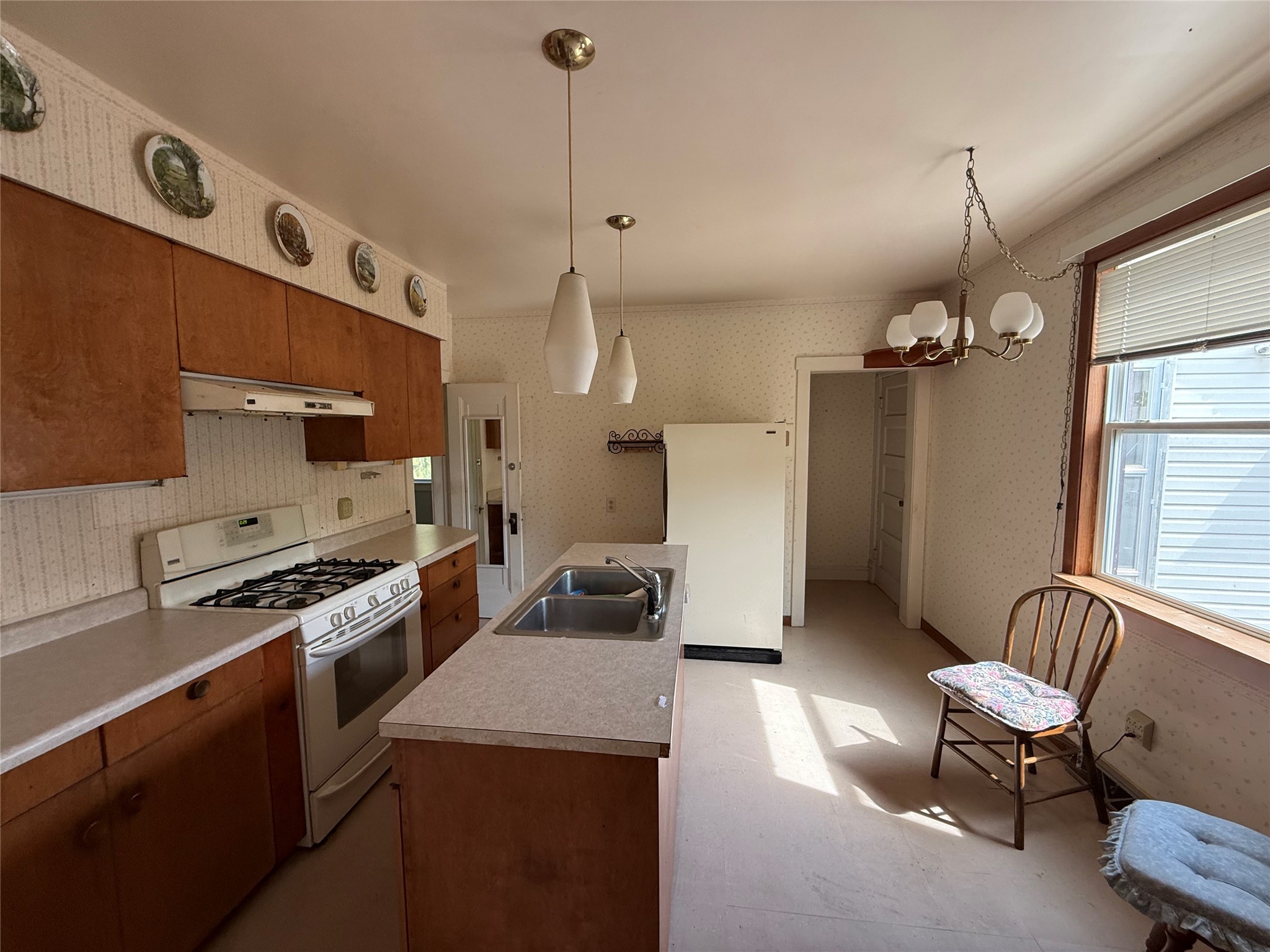 9170 School Road Property Photo 4
