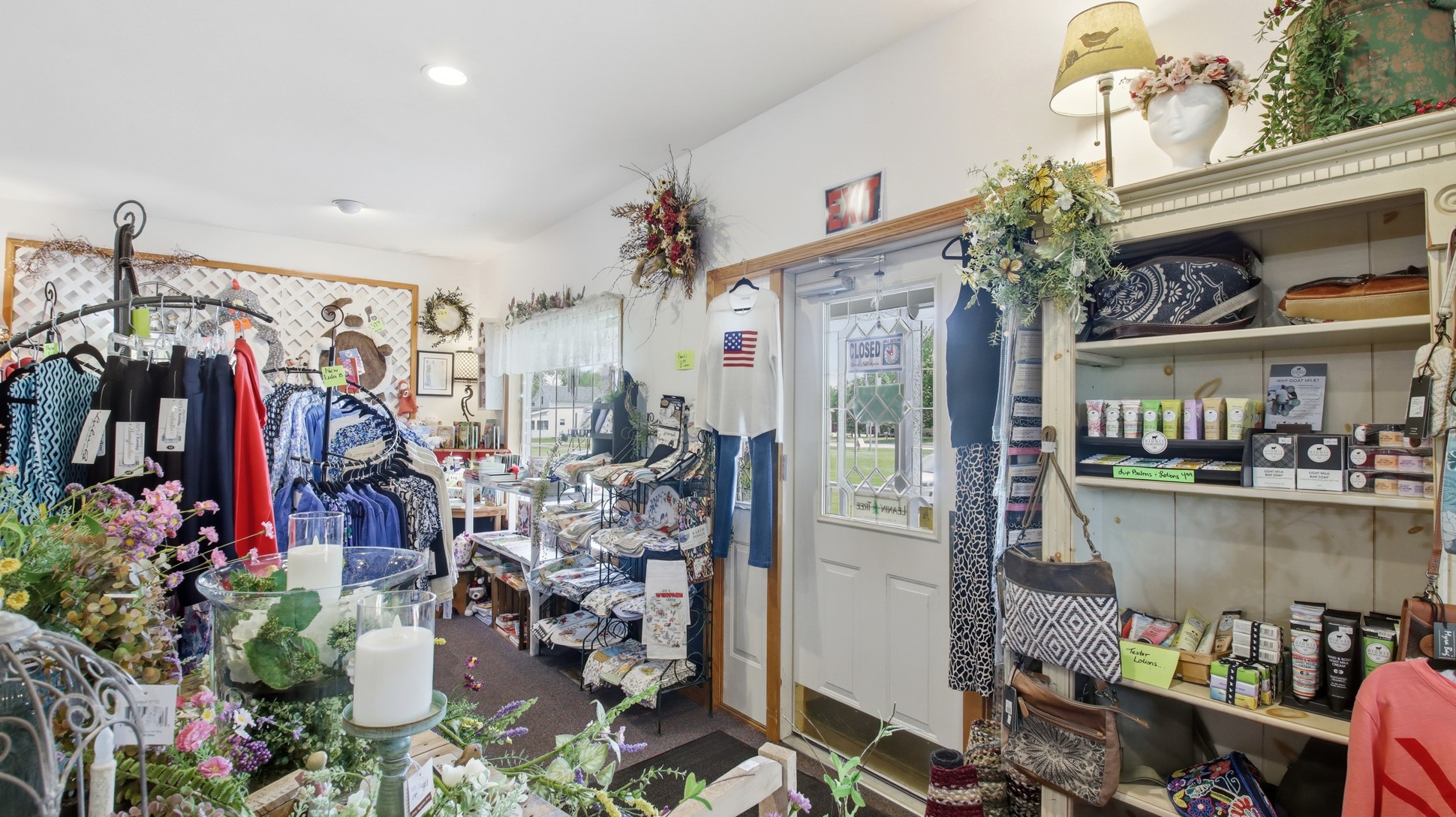 1601736 Property Photo 48