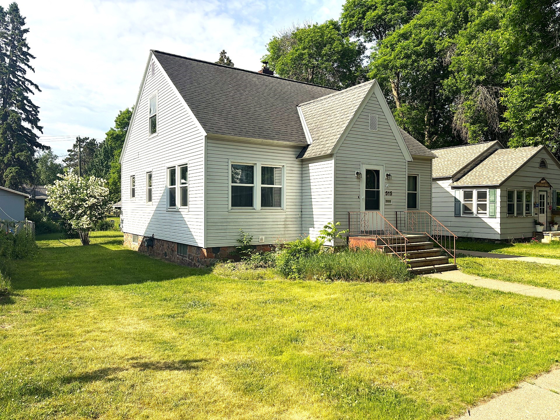515 Oak Street Property Photo 2