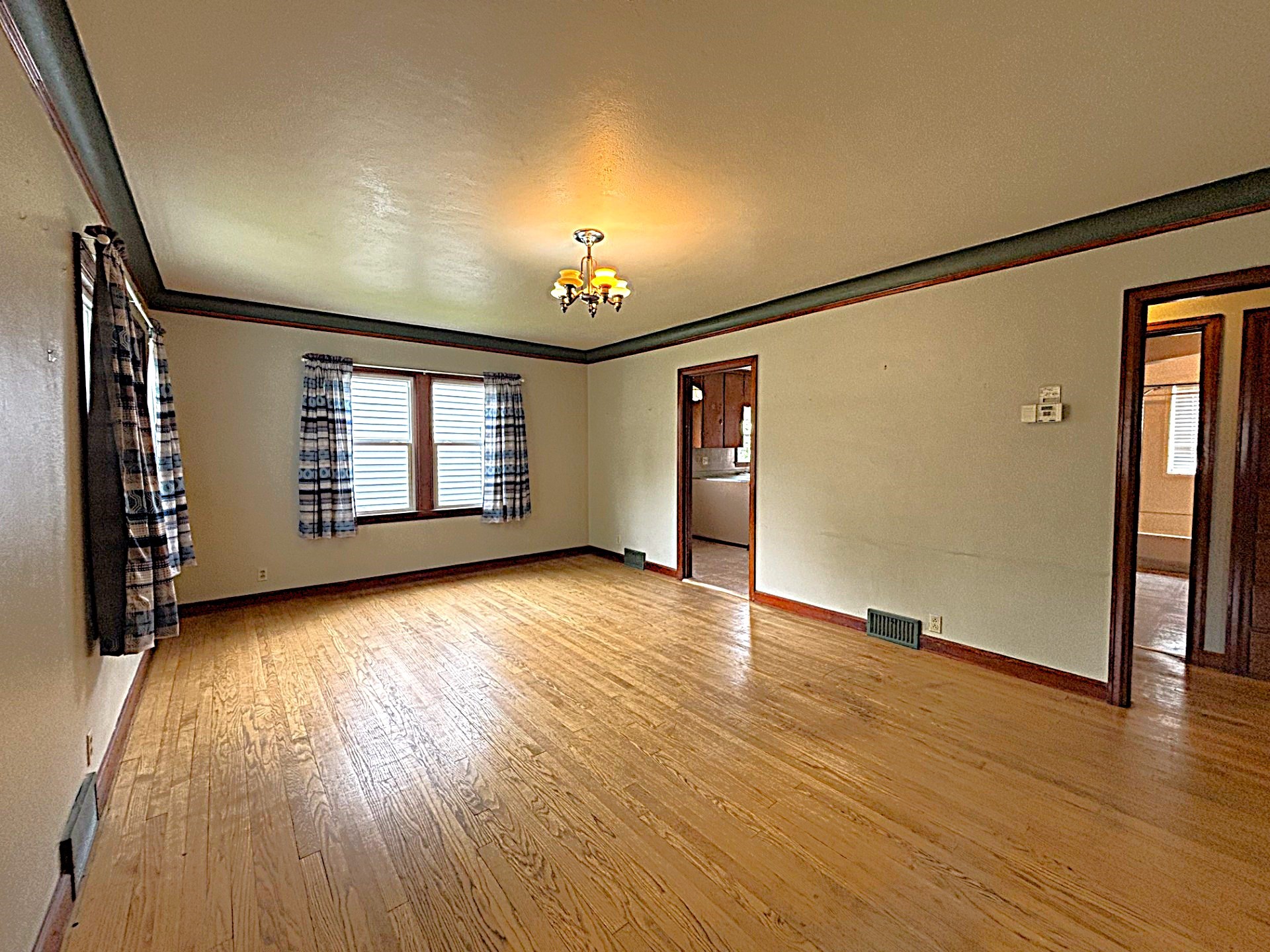 515 Oak Street Property Photo 7