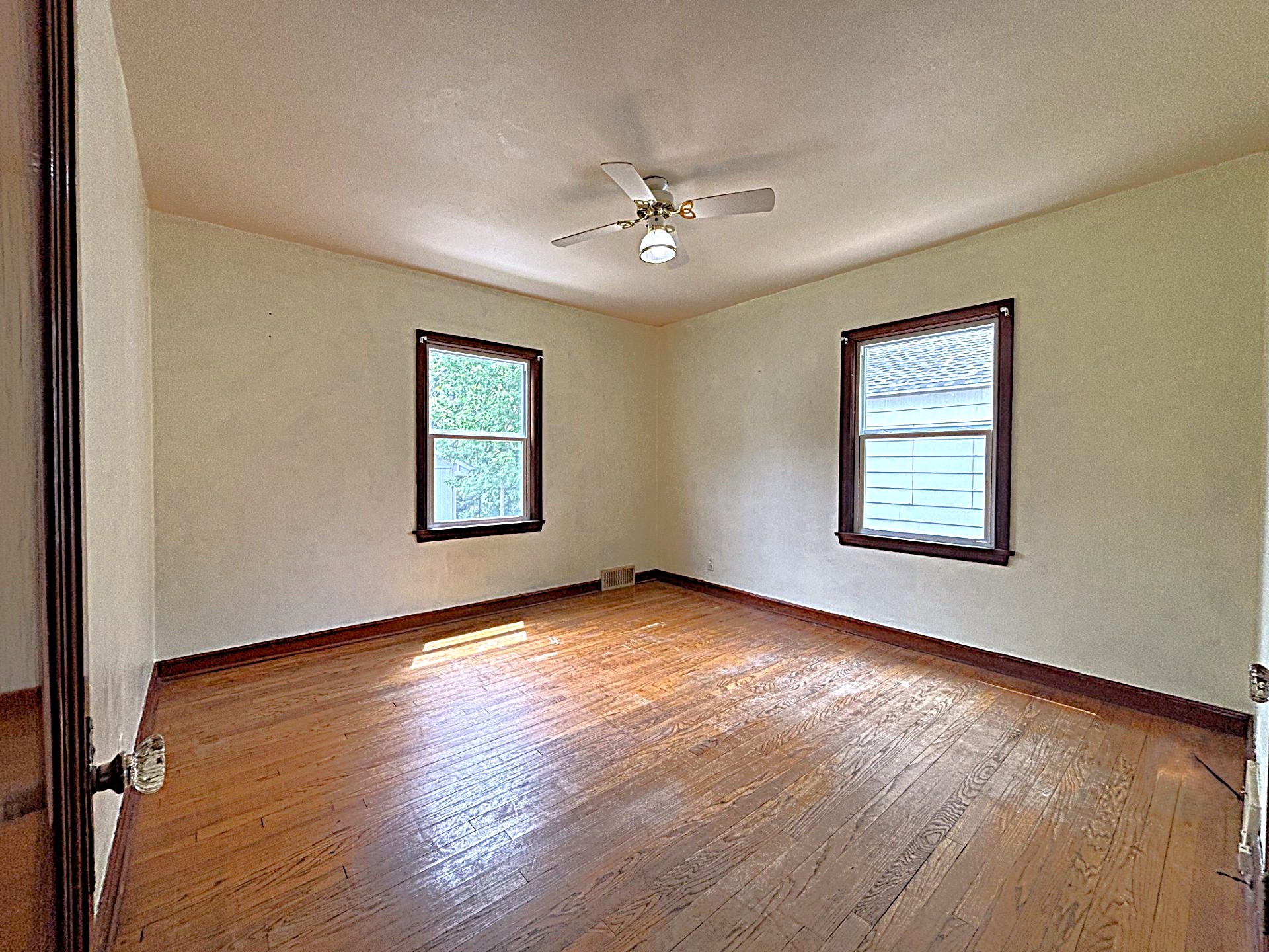 515 Oak Street Property Photo 12