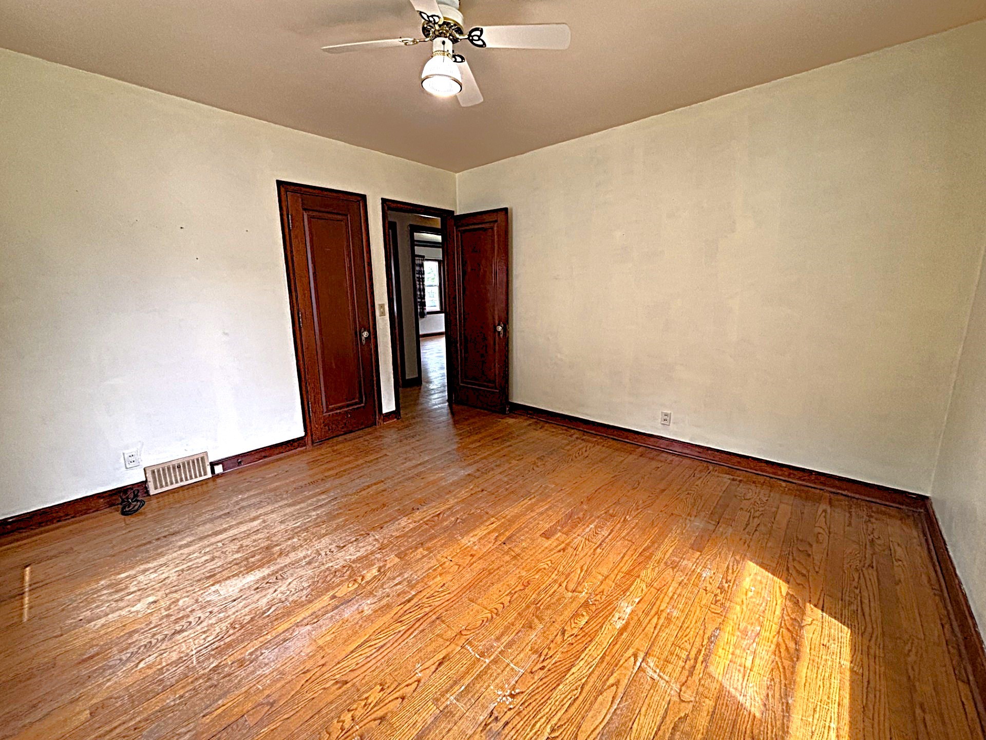 515 Oak Street Property Photo 13