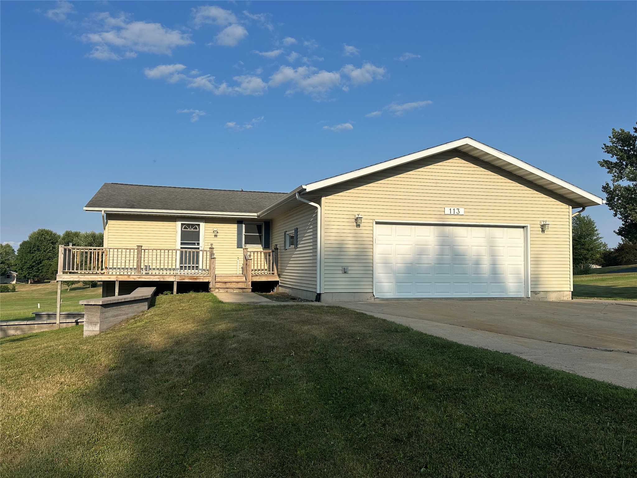 113 Meadow View Drive Property Photo 1