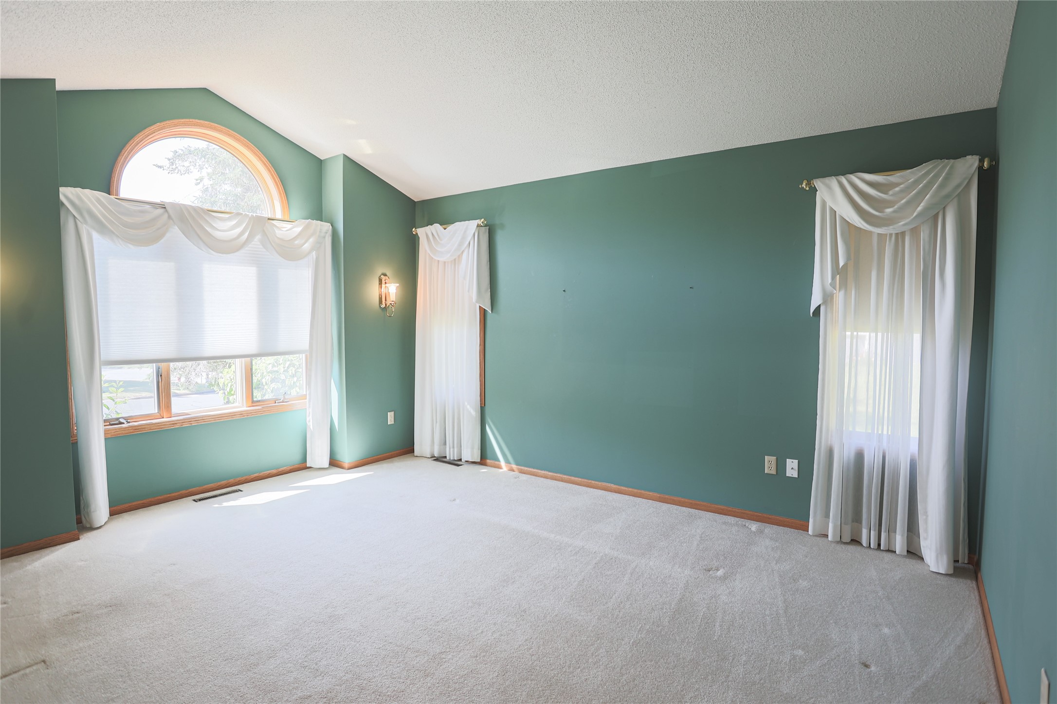 1825 Golf View Drive Property Photo 2