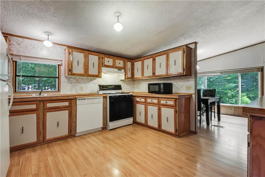 2204 N County Road E Property Photo 7