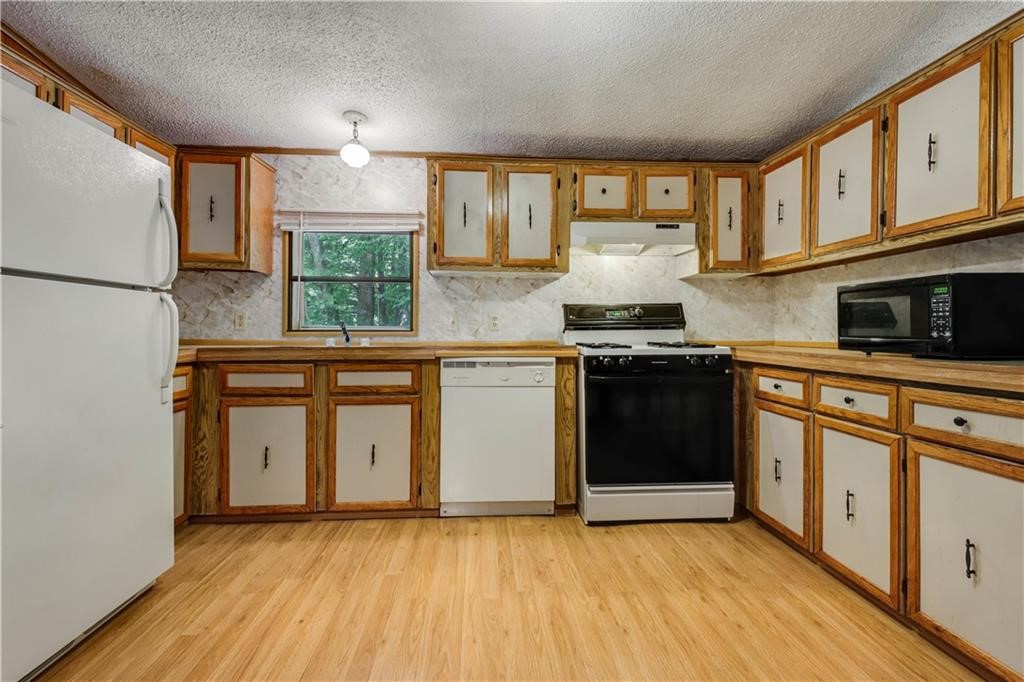 2204 N County Road E Property Photo 8