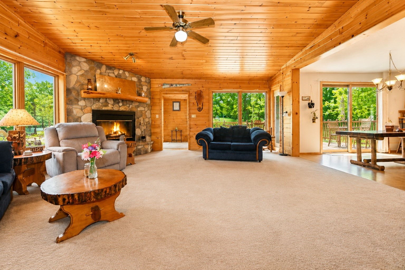 7042 N Lake Shore Drive Property Photo 8