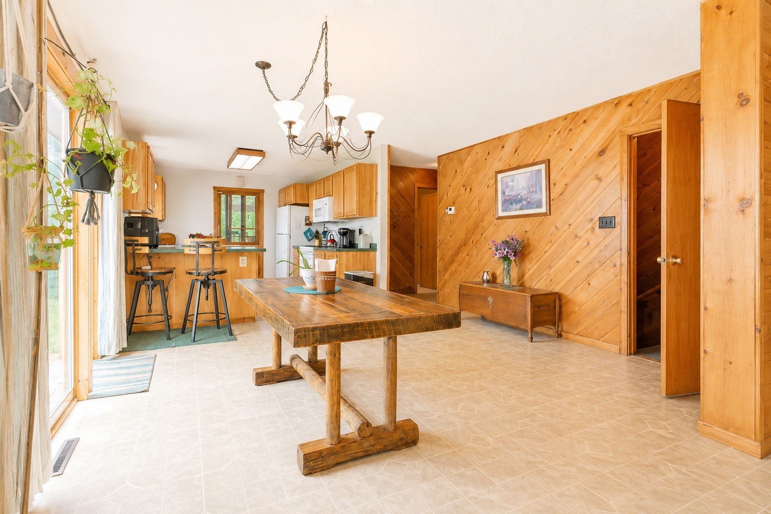 7042 N Lake Shore Drive Property Photo 10