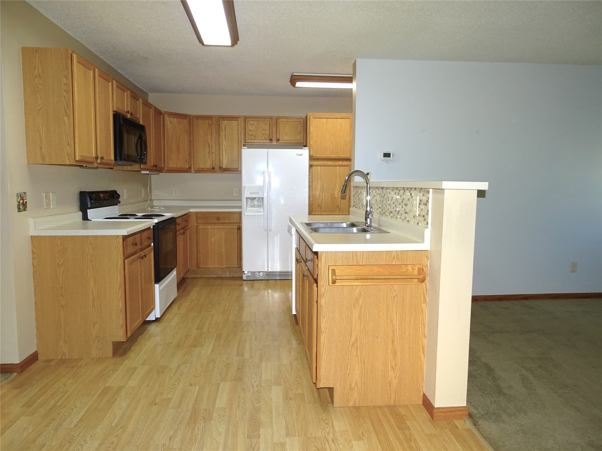 186 Country Lane Property Photo 8