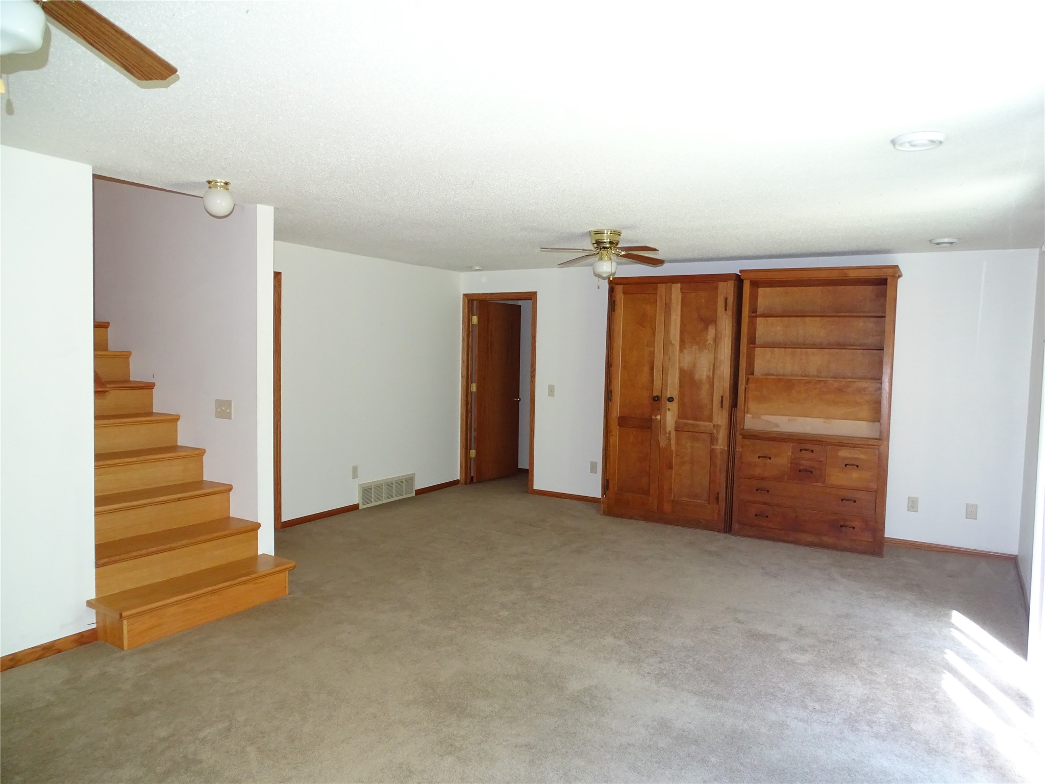186 Country Lane Property Photo 17