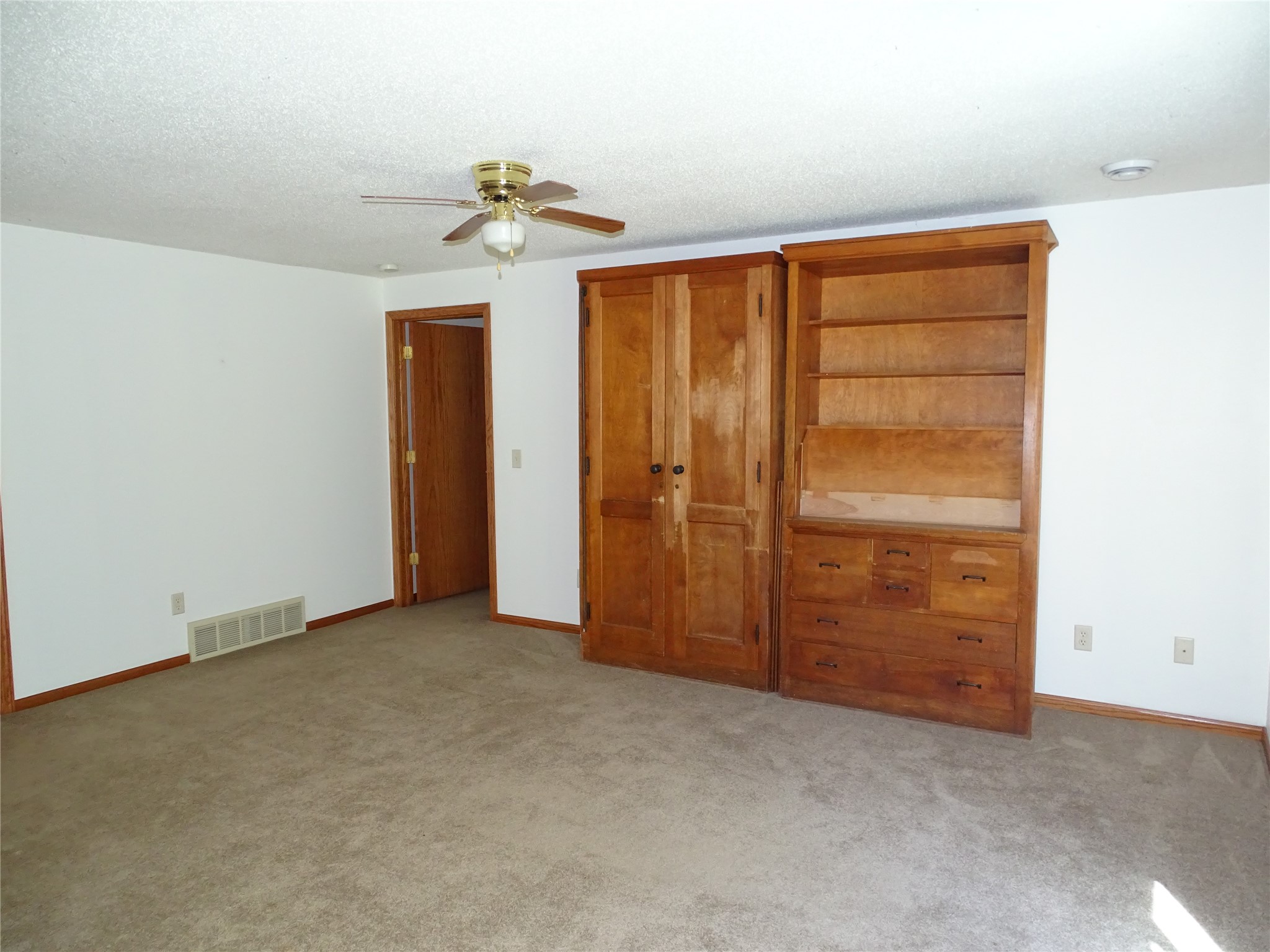 186 Country Lane Property Photo 18